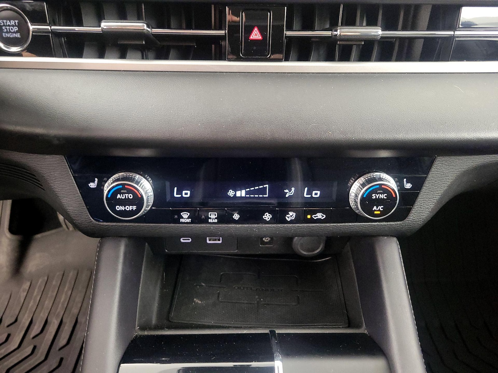 2024 Mitsubishi Outlander SE - Photo 18