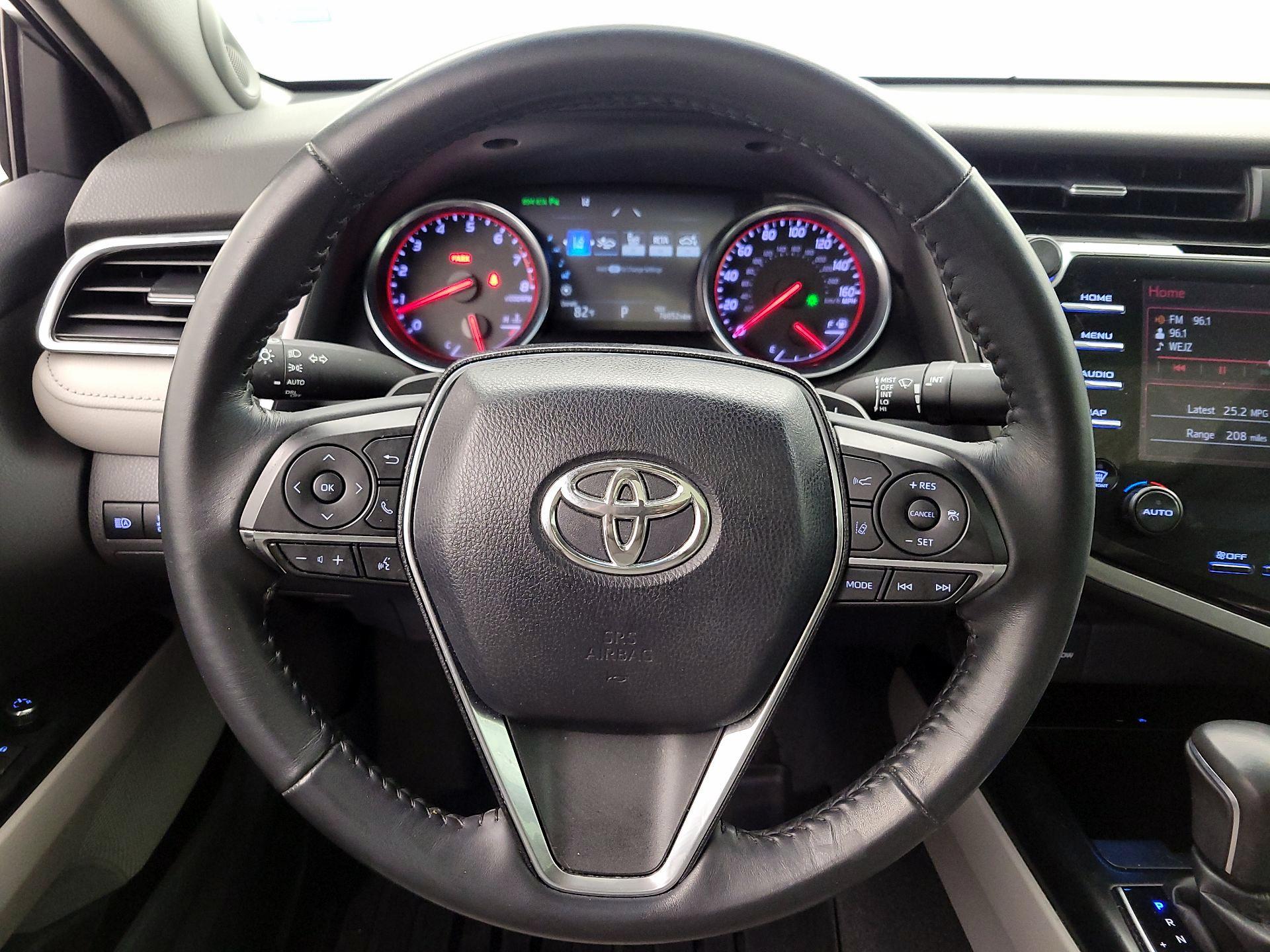Thumbnail: 2018 Toyota Camry - 10