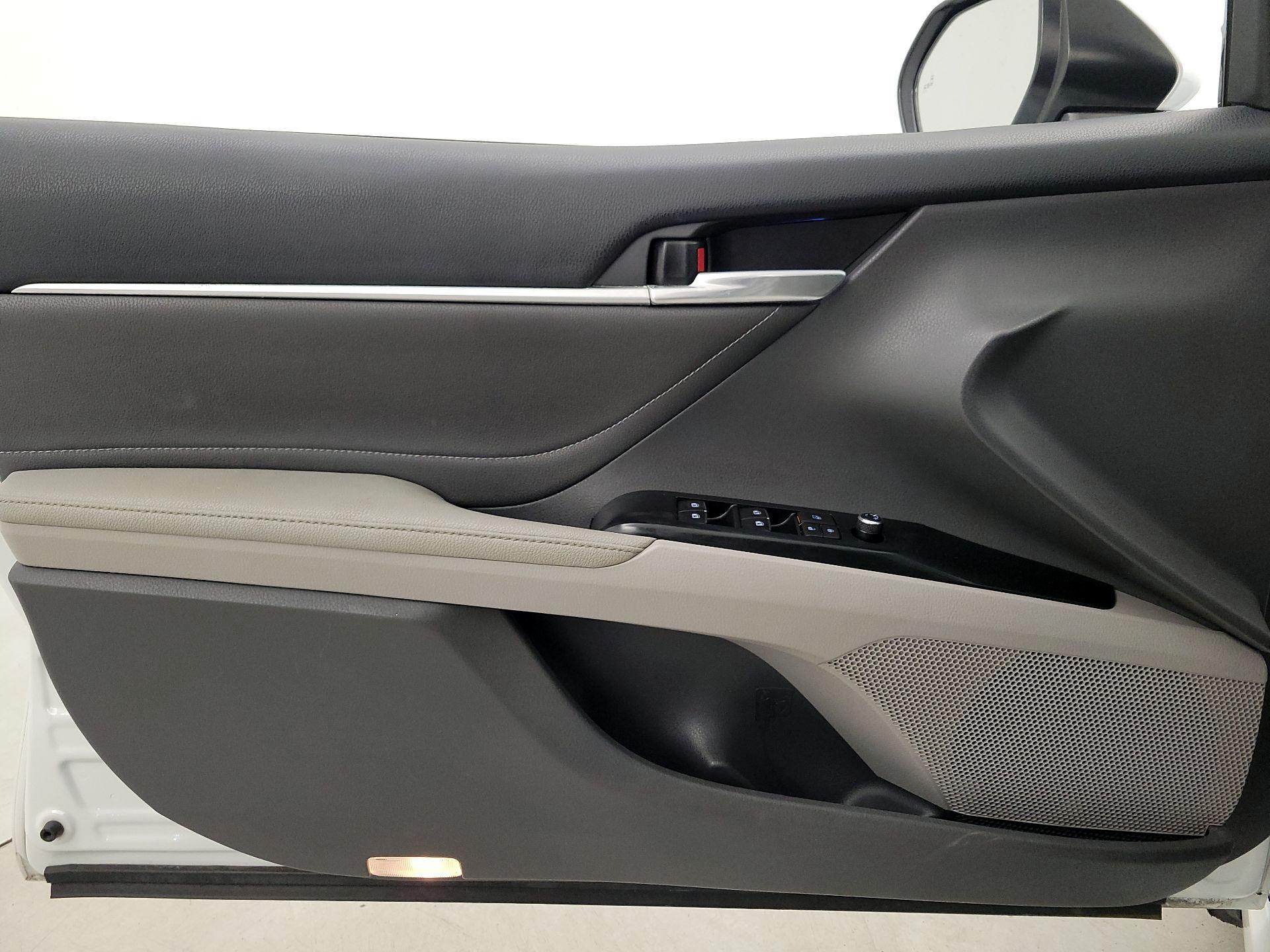 Thumbnail: 2018 Toyota Camry - 12