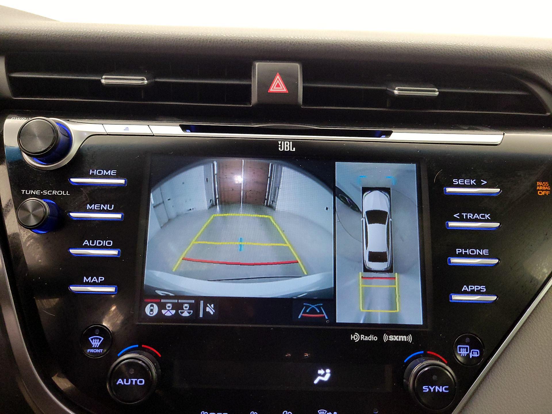 Thumbnail: 2018 Toyota Camry - 15