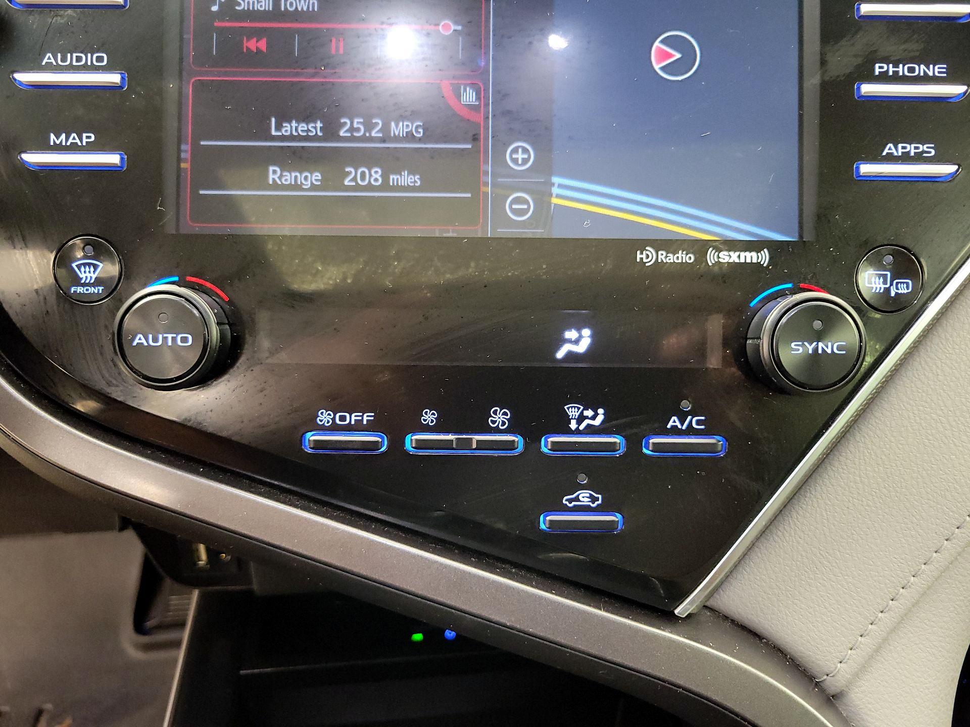 Thumbnail: 2018 Toyota Camry - 17