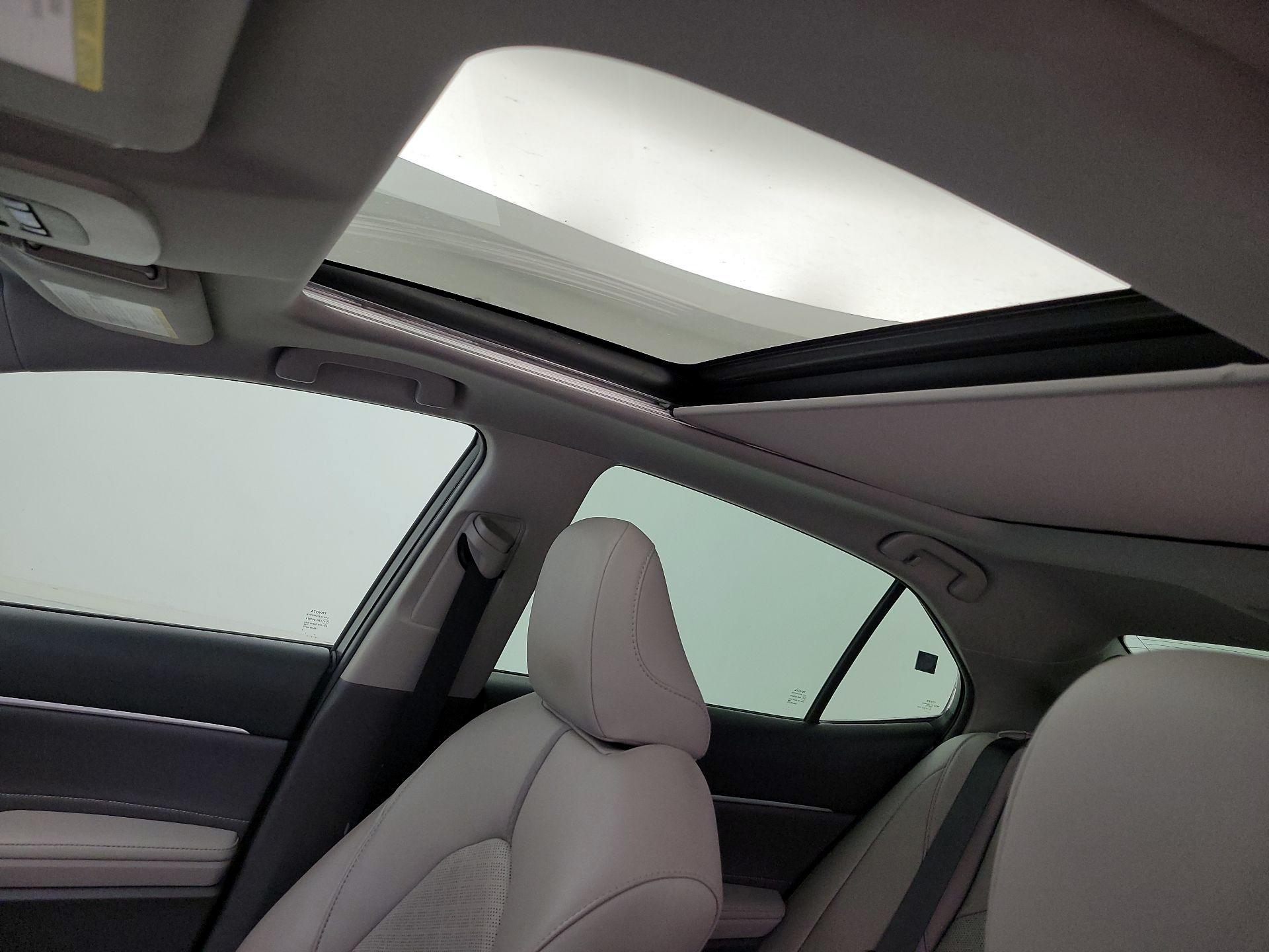 Thumbnail: 2018 Toyota Camry - 20