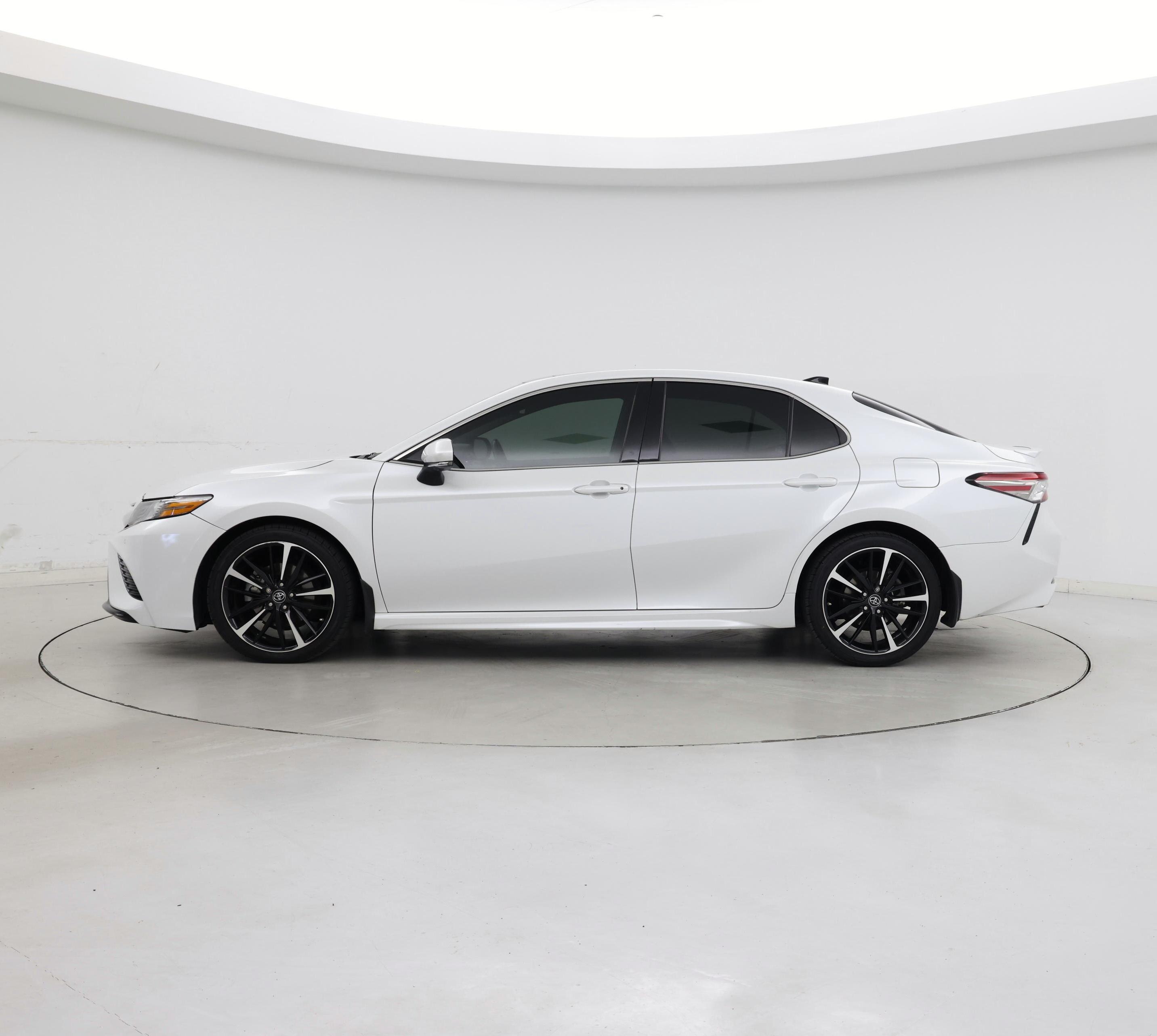 Thumbnail: 2018 Toyota Camry - 3