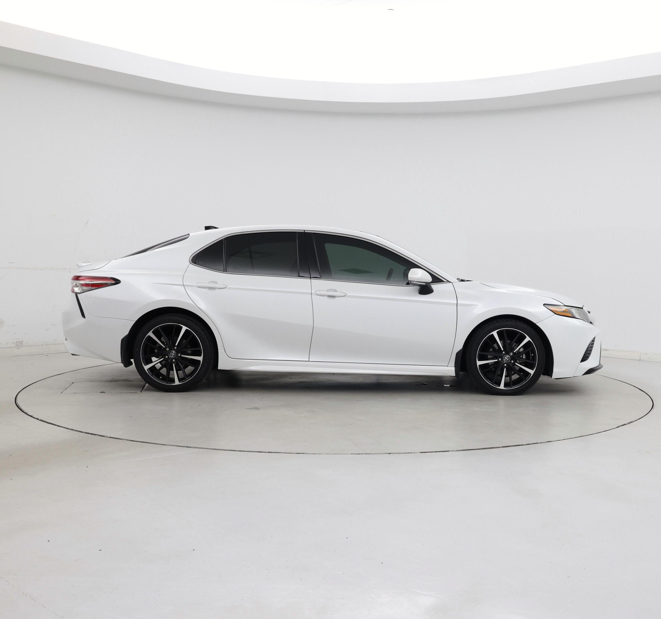 Thumbnail: 2018 Toyota Camry - 7