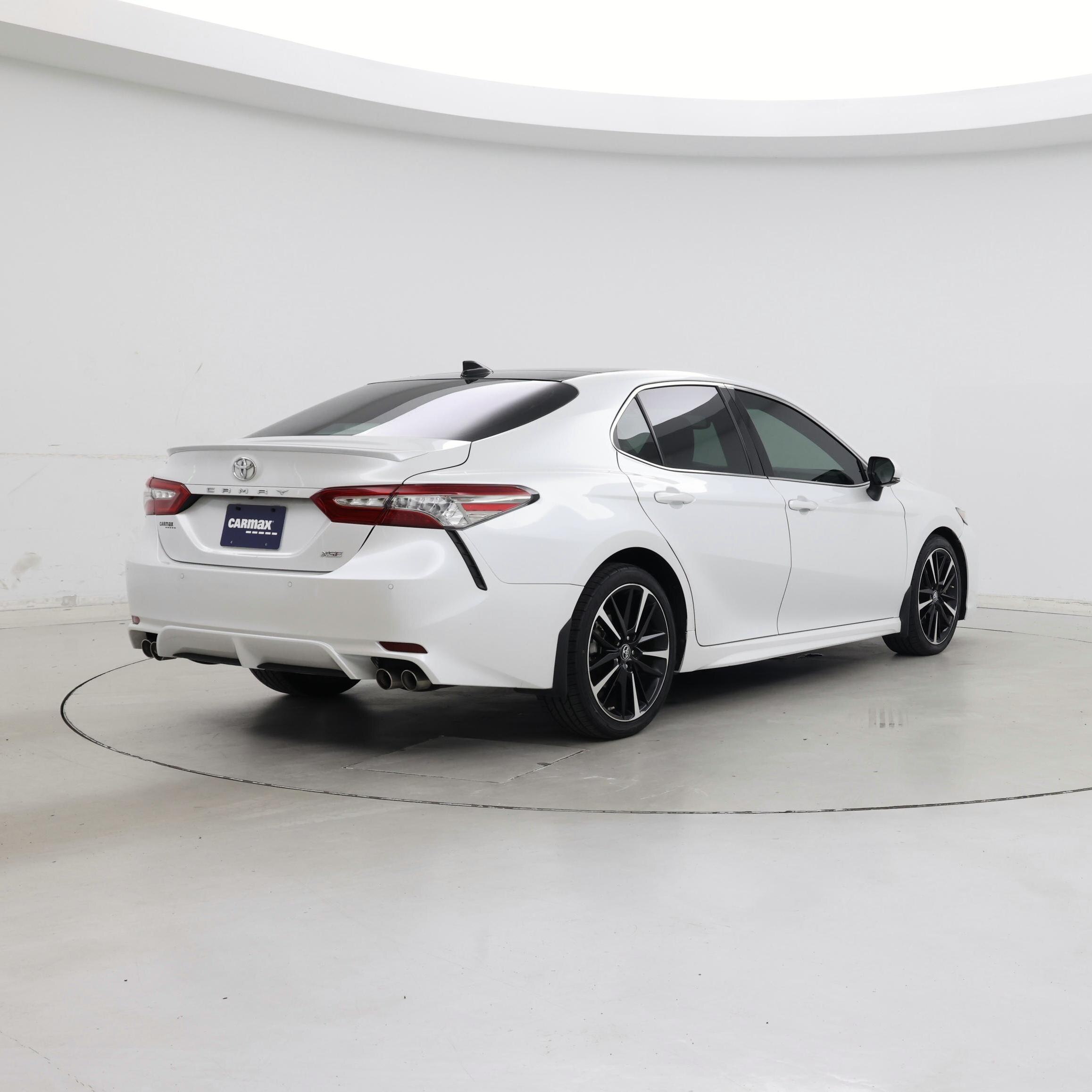 Thumbnail: 2018 Toyota Camry - 8
