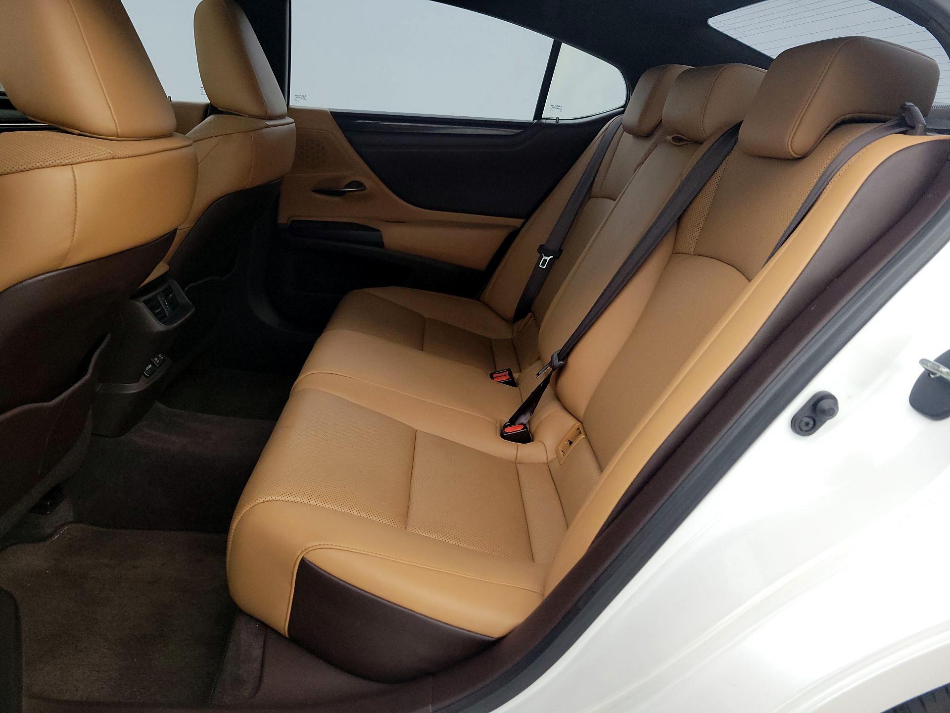Thumbnail: 2020 Lexus ES - 19