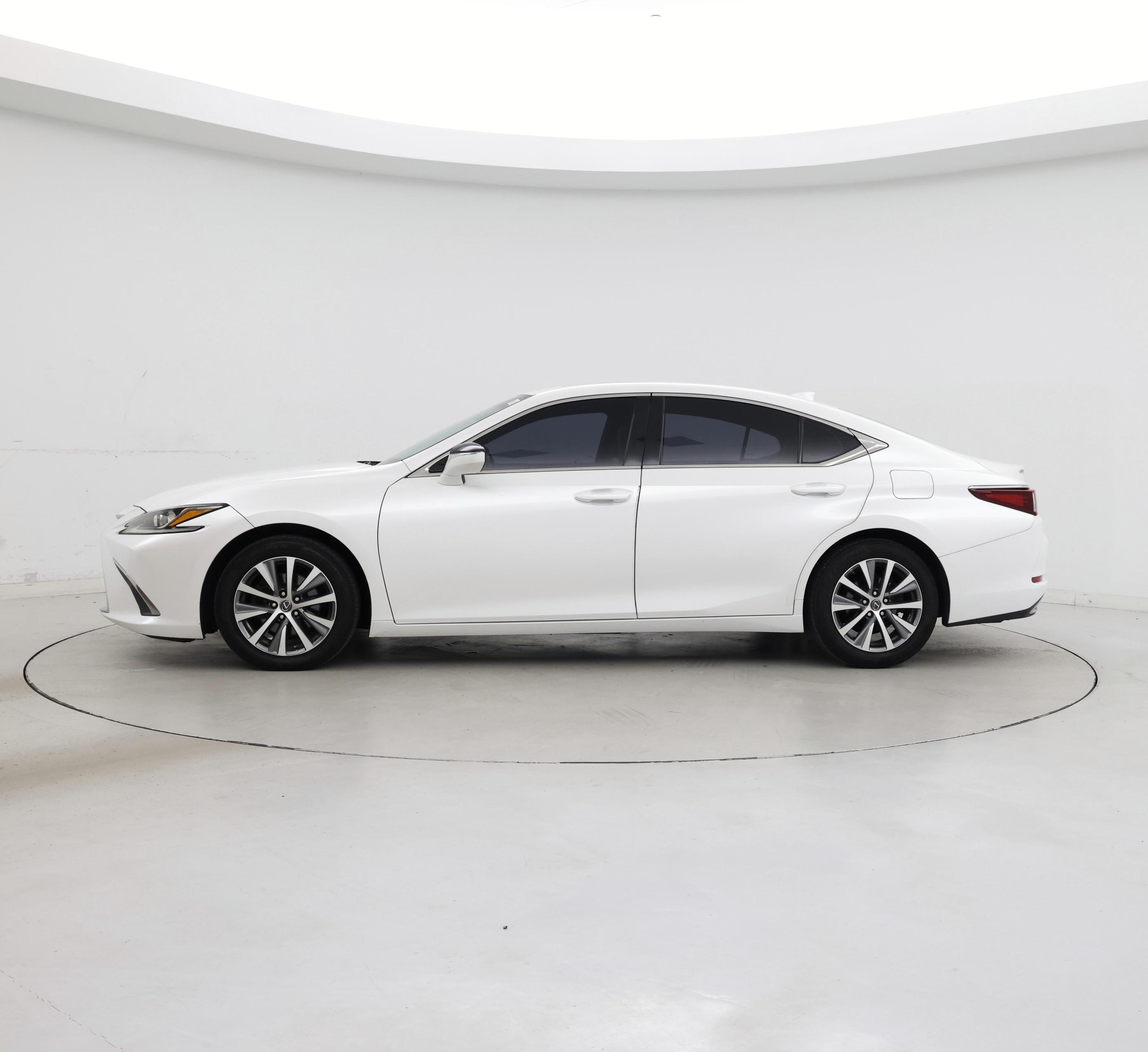 Thumbnail: 2020 Lexus ES - 3