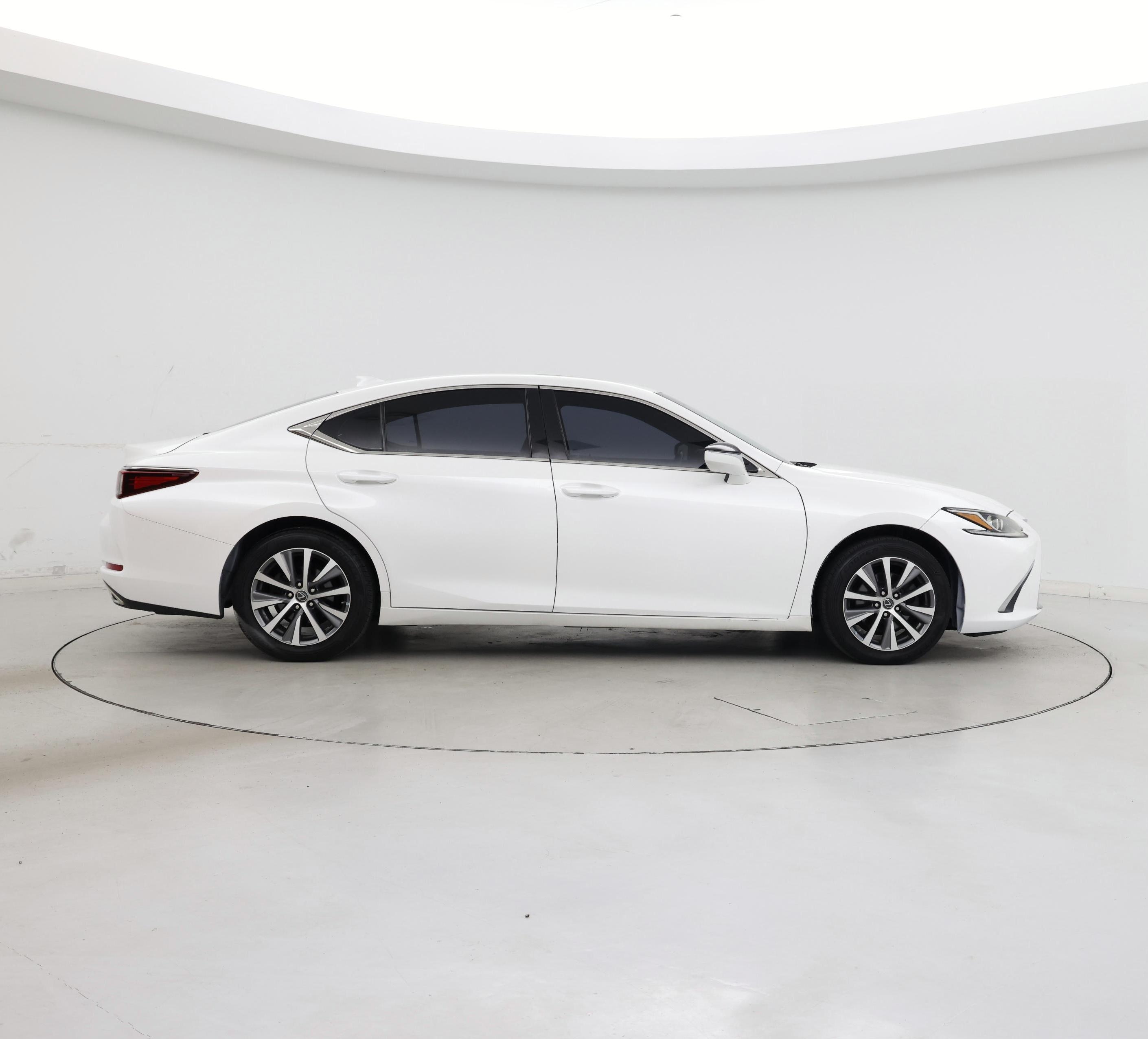 Thumbnail: 2020 Lexus ES - 7