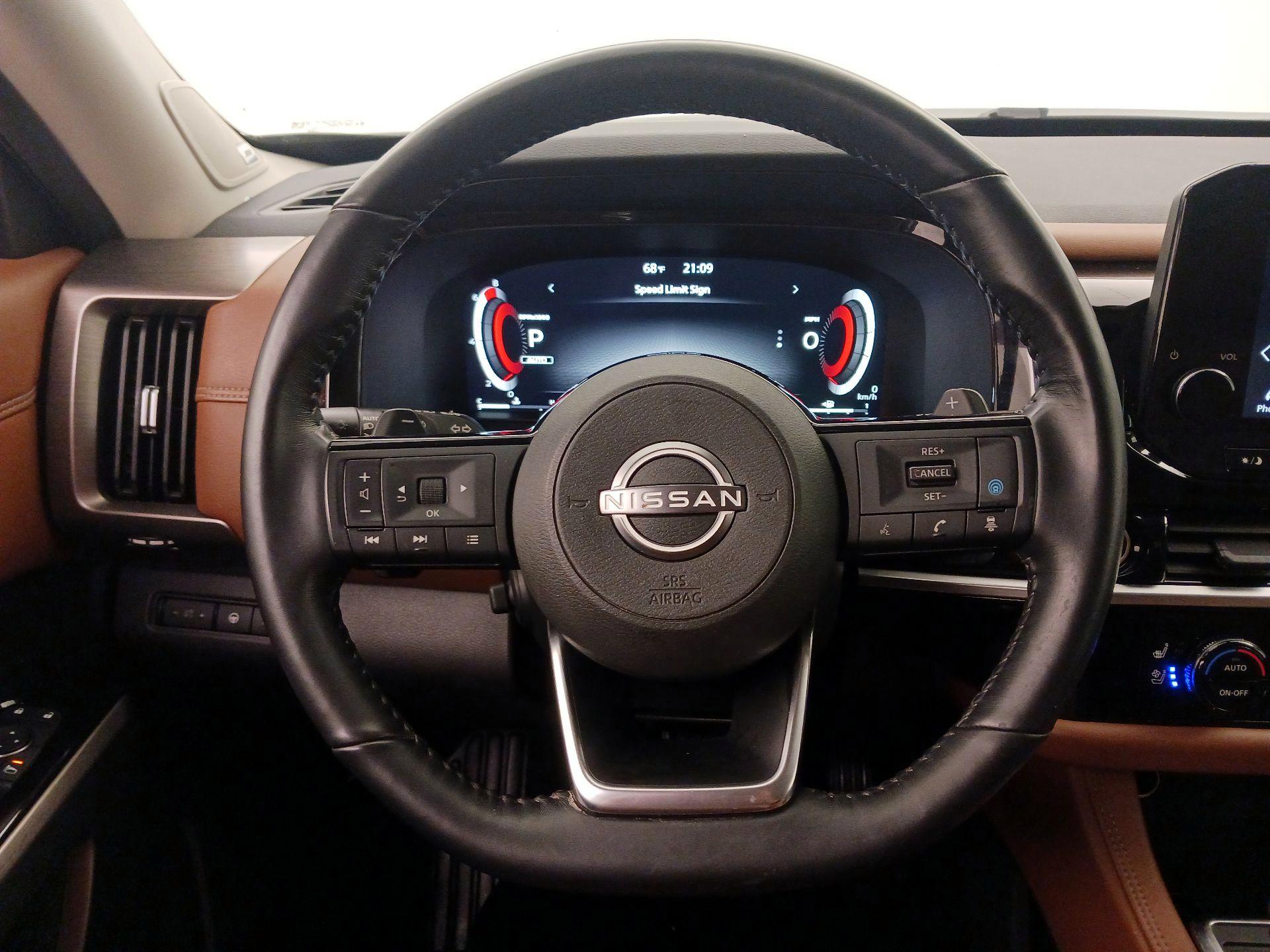 Thumbnail: 2023 Nissan Pathfinder - 10