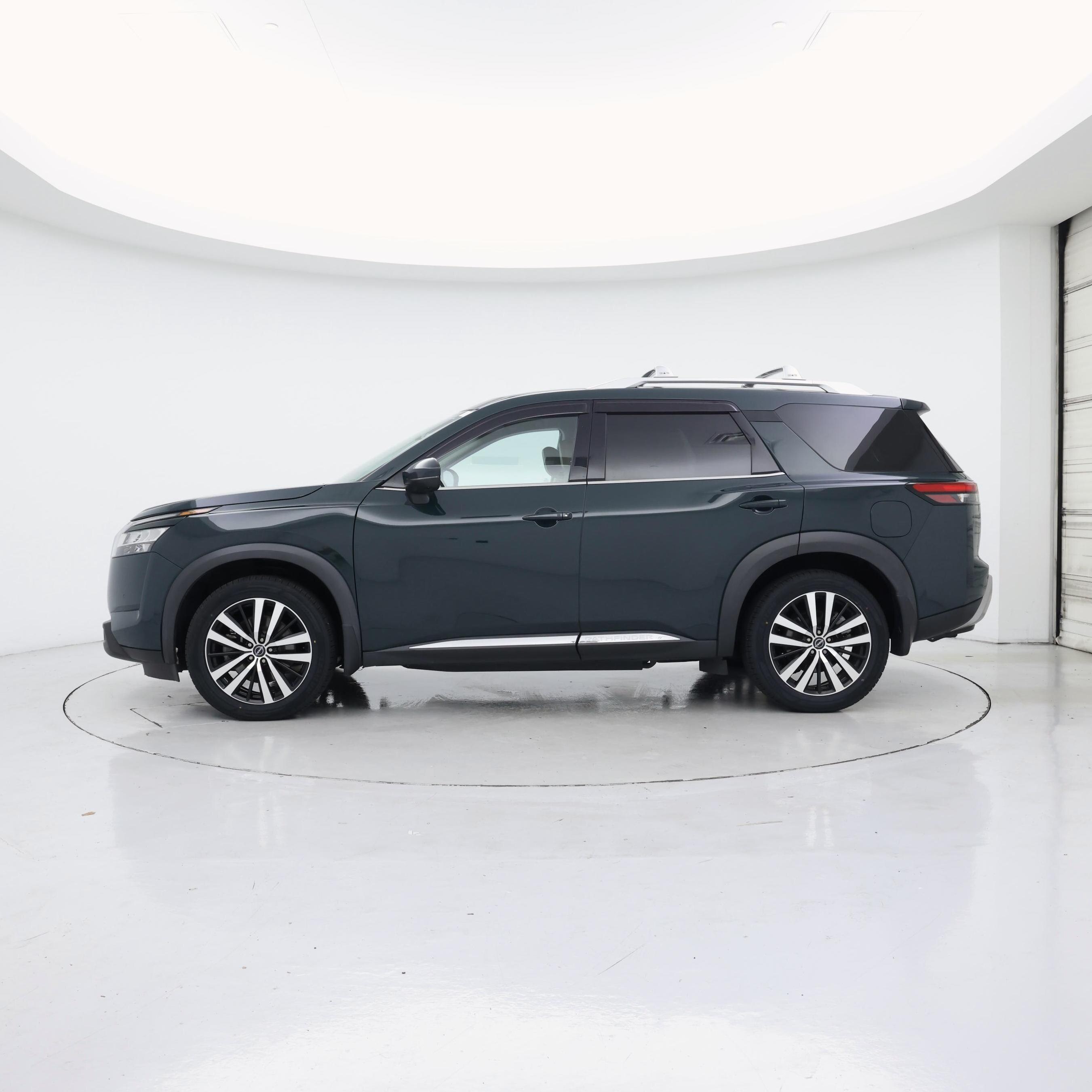 Thumbnail: 2023 Nissan Pathfinder - 3
