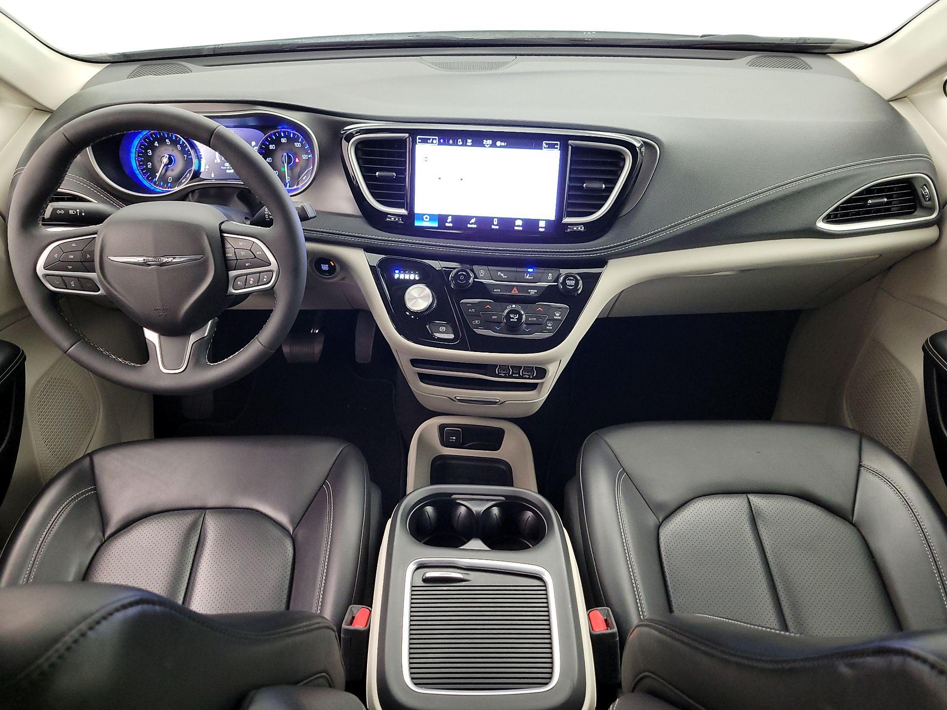 Thumbnail: 2023 Chrysler Pacifica - 9