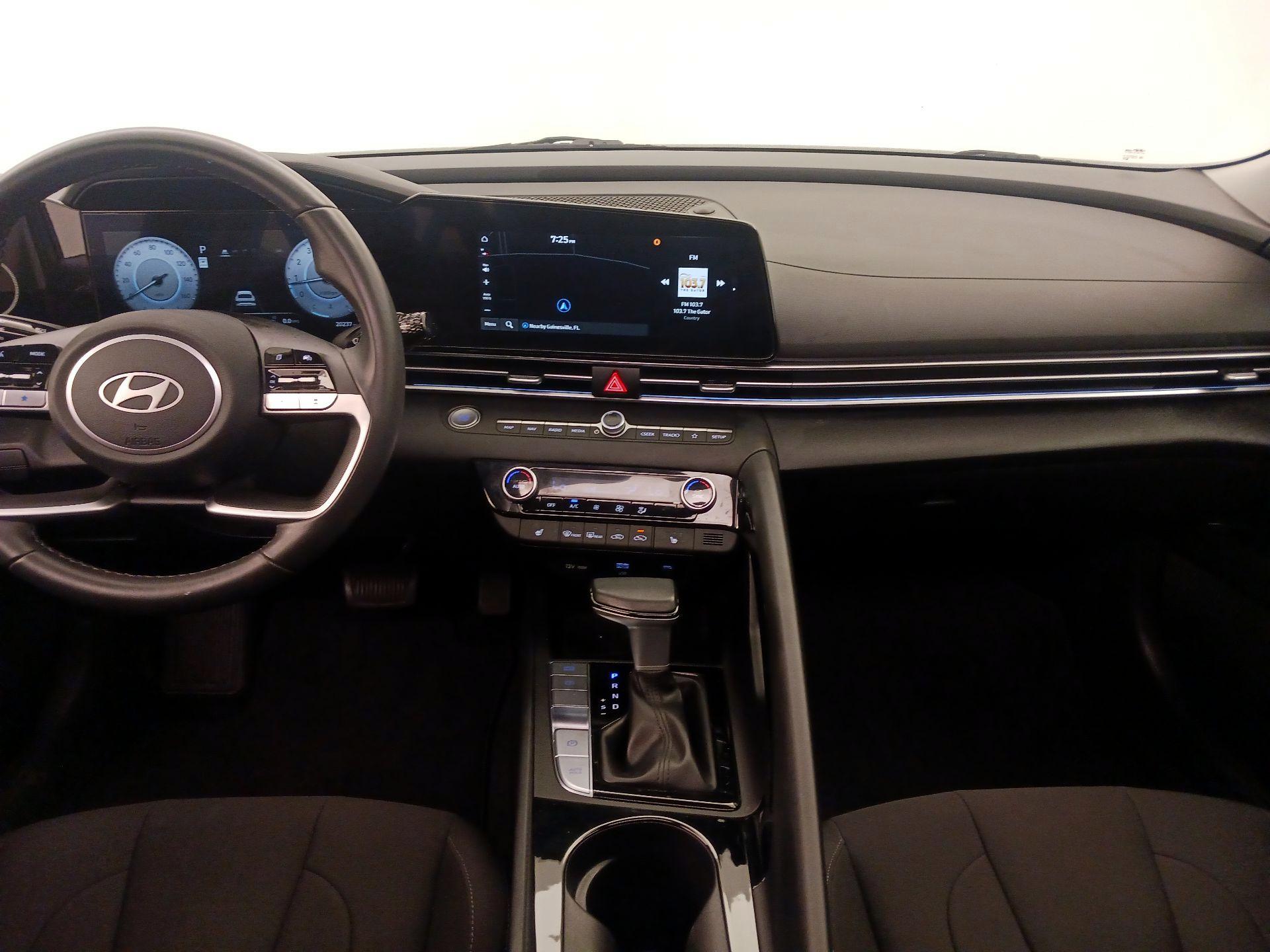 Thumbnail: 2025 Hyundai Elantra - 9