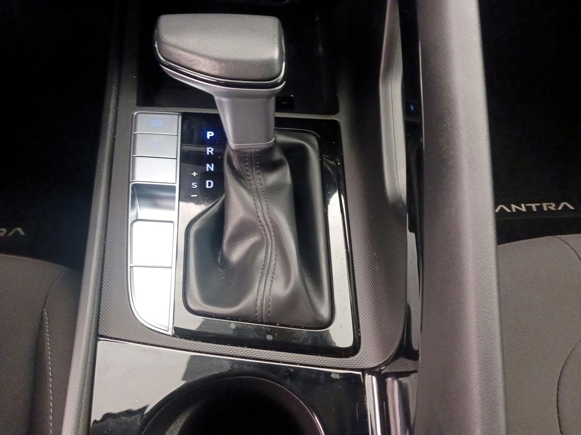 Thumbnail: 2025 Hyundai Elantra - 18