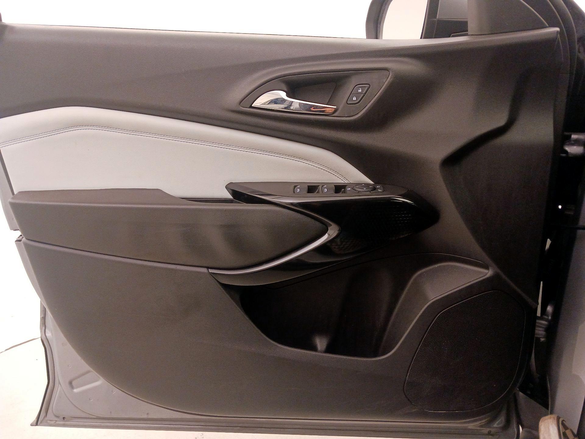 Thumbnail: 2025 Chevrolet Trax - 12