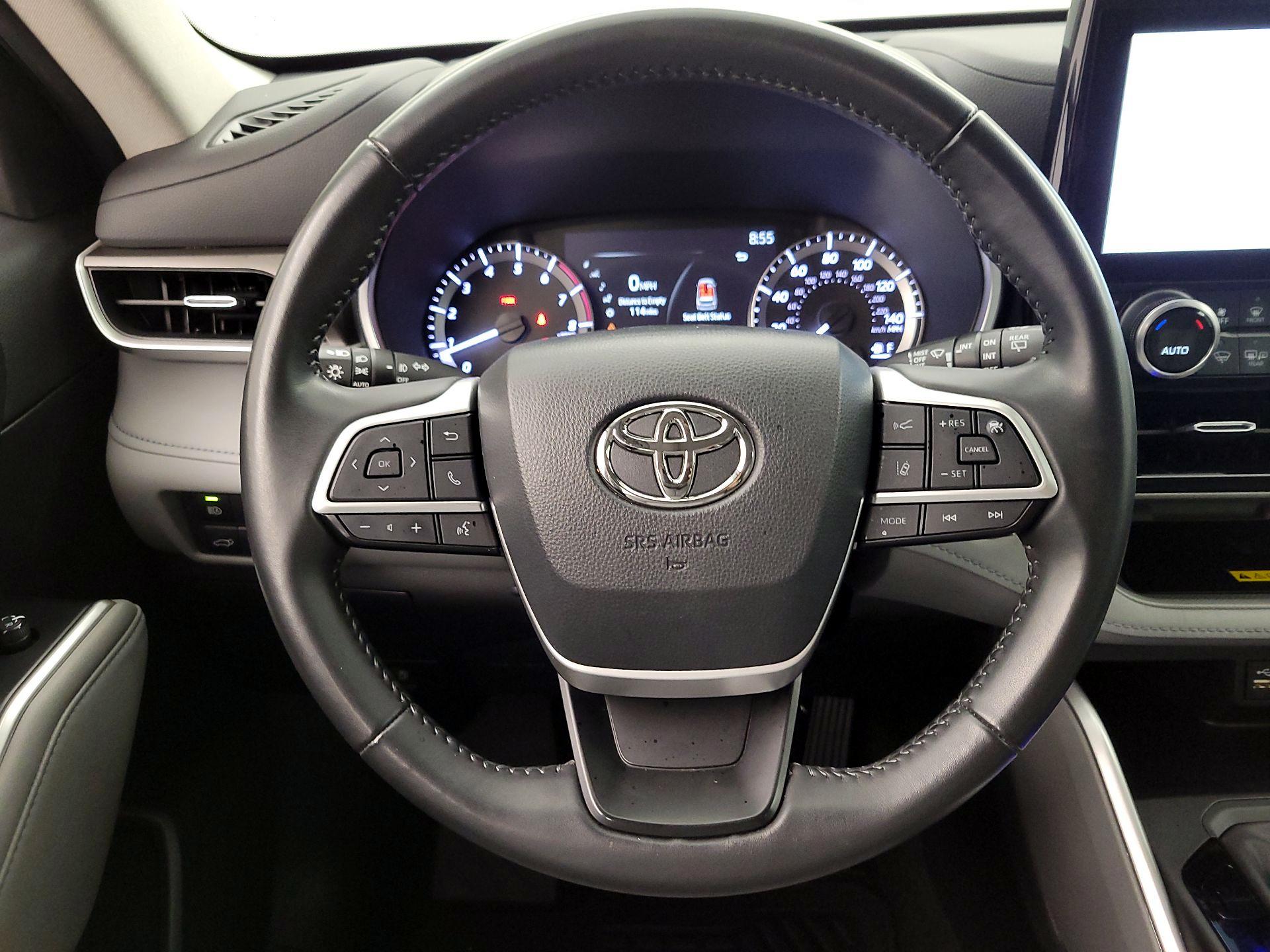 Thumbnail: 2023 Toyota Highlander - 10