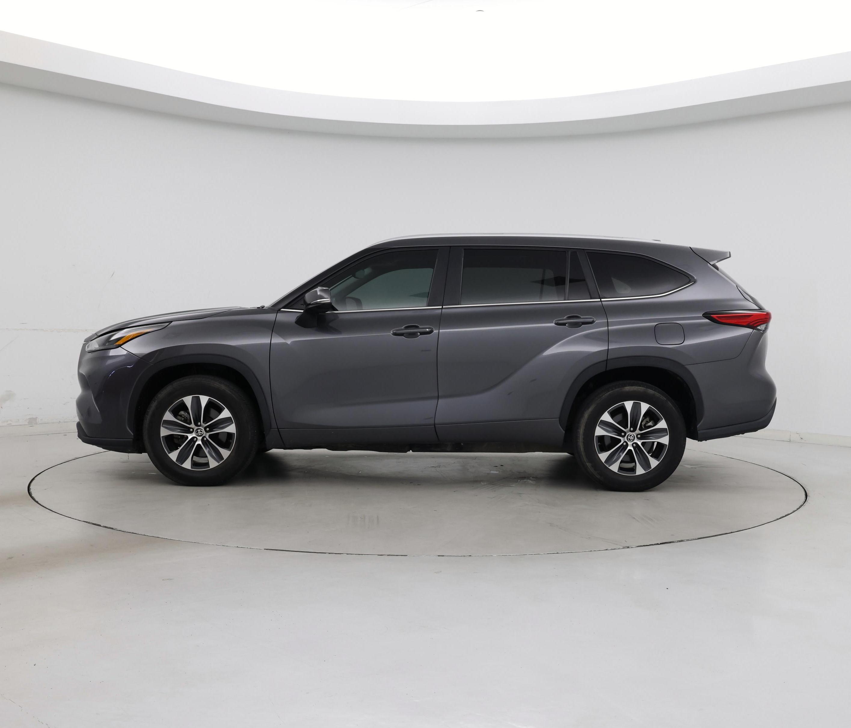 Thumbnail: 2023 Toyota Highlander - 3