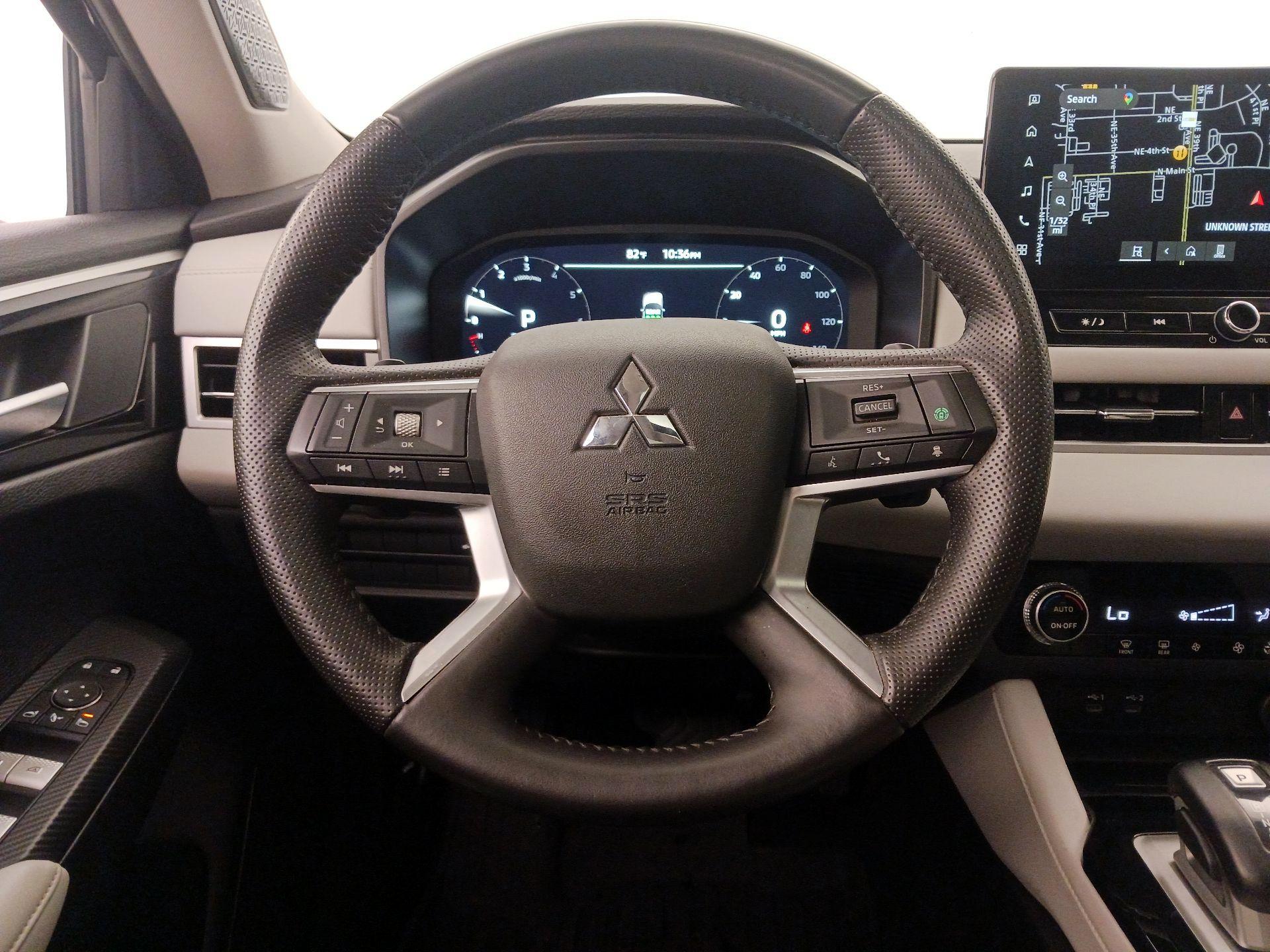 Thumbnail: 2025 Mitsubishi Outlander - 10