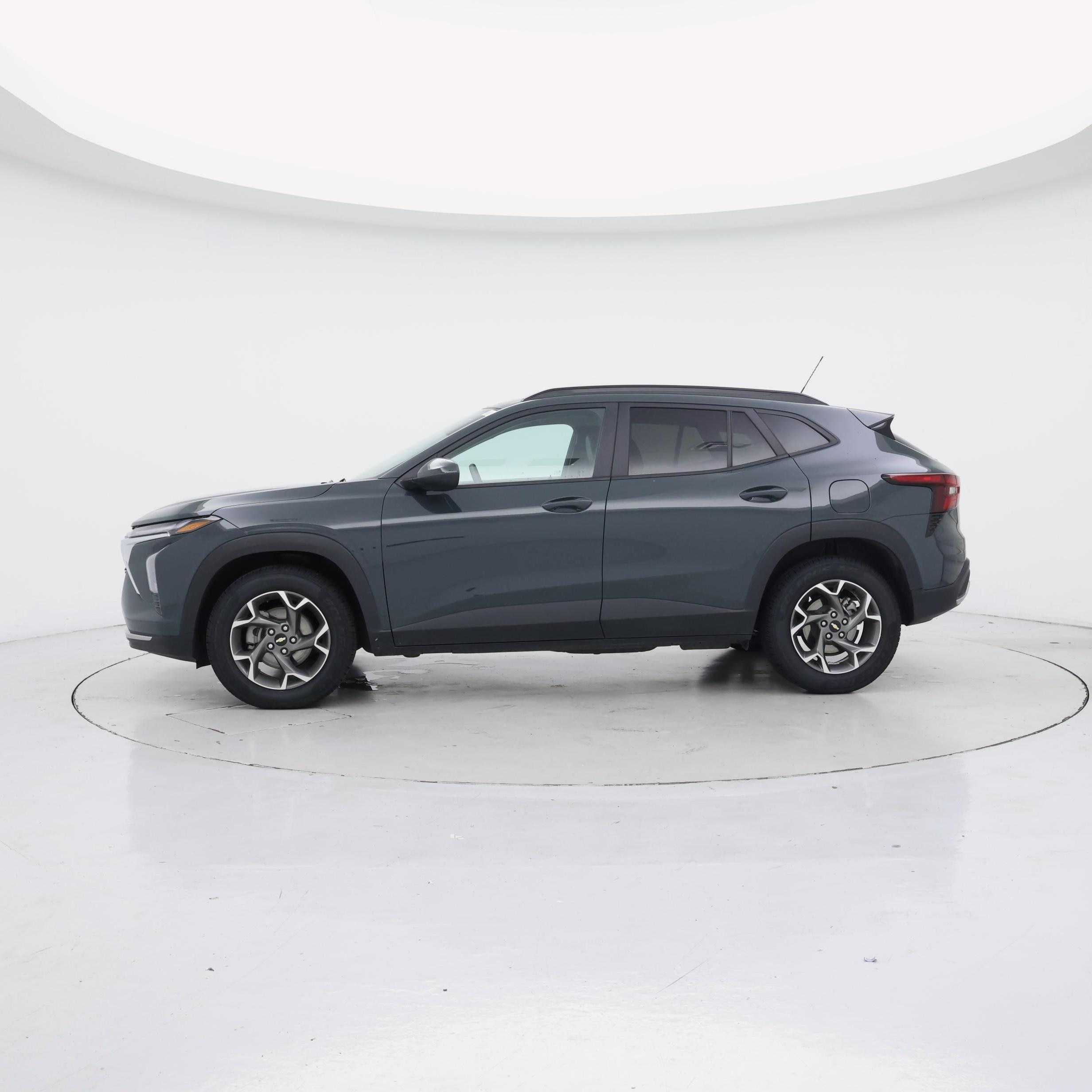 Thumbnail: 2025 Chevrolet Trax - 3