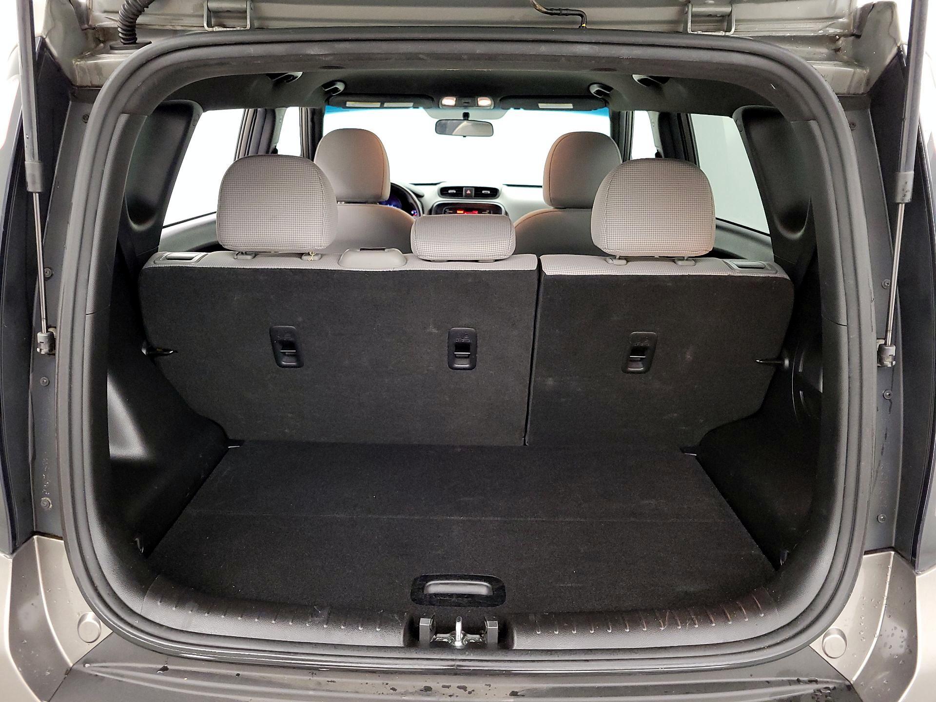 Thumbnail: 2016 Kia Soul - 19