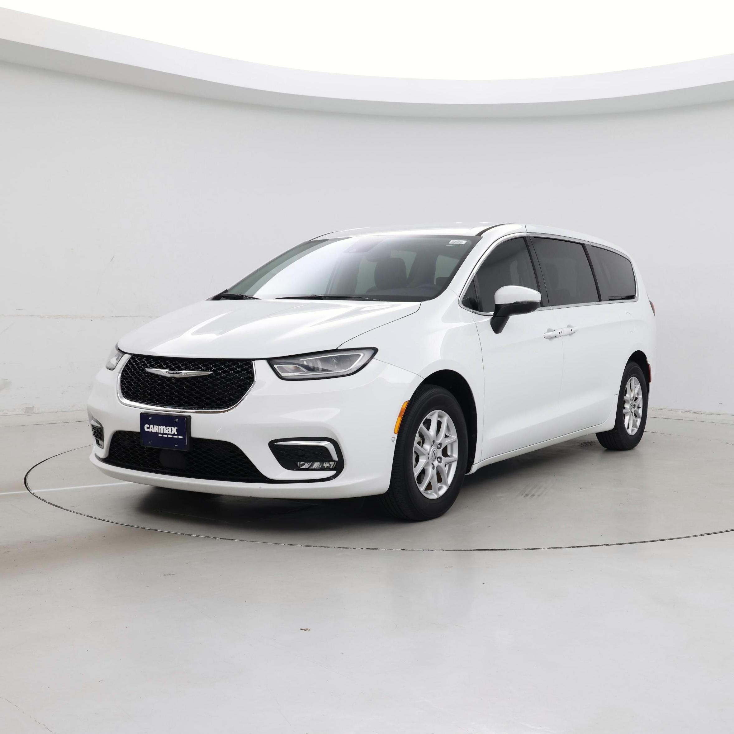 Thumbnail: 2023 Chrysler Pacifica - 4