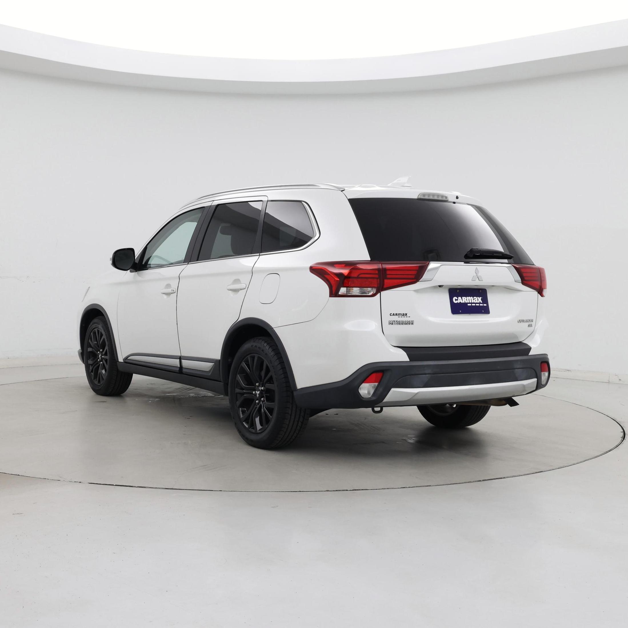 Thumbnail: 2018 Mitsubishi Outlander - 2