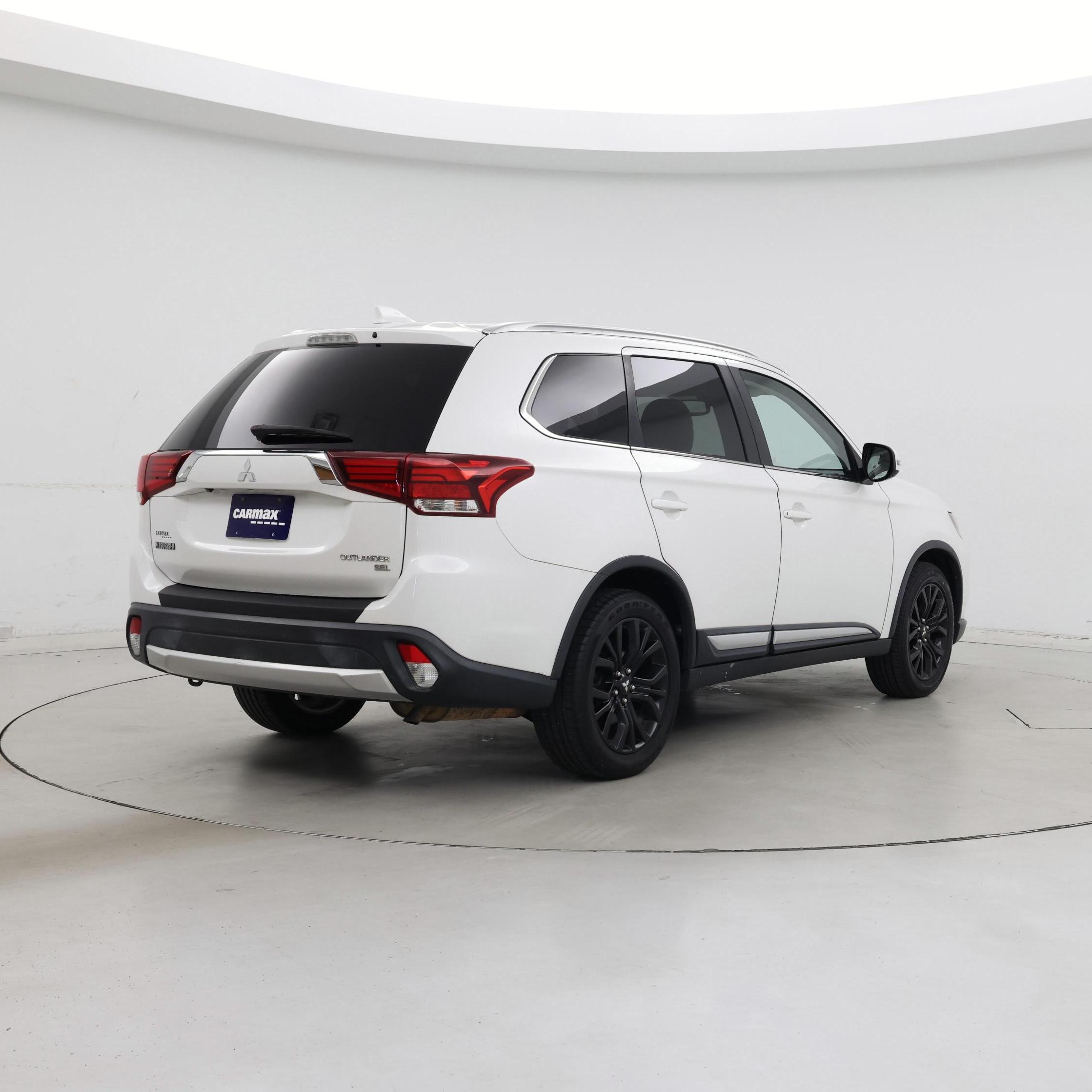 Thumbnail: 2018 Mitsubishi Outlander - 8
