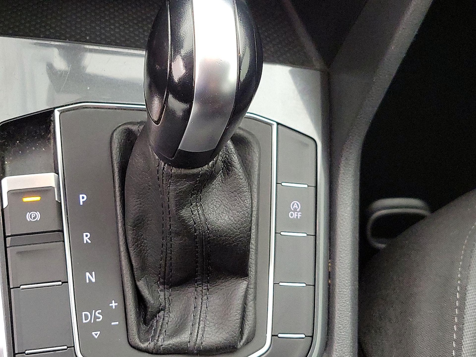 2020 Volkswagen Tiguan S - Photo 18