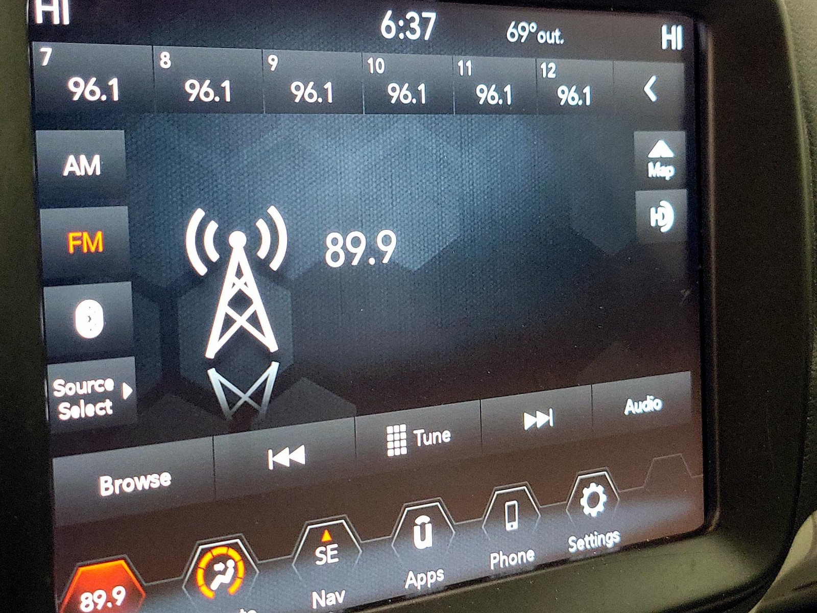 2022 Jeep Renegade Latitude - Photo 17