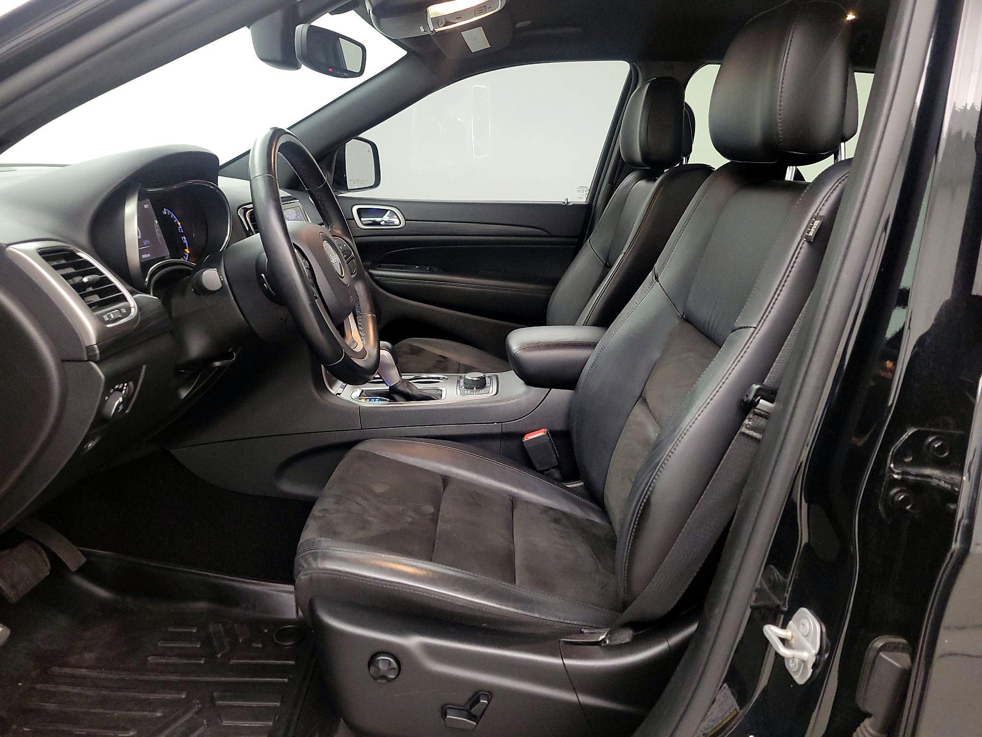 Thumbnail: 2020 Jeep Grand Cherokee - 11