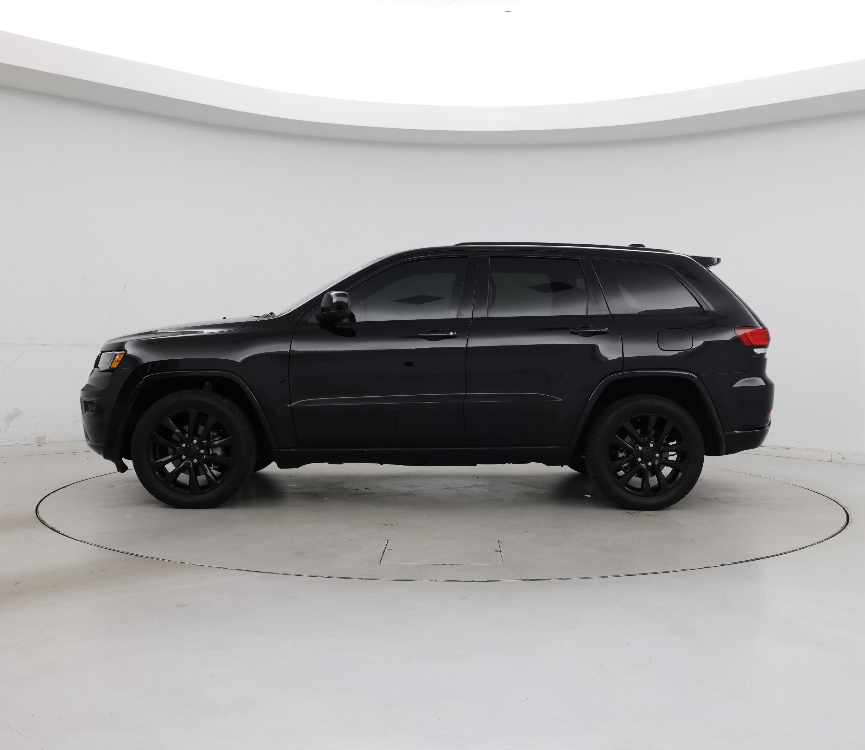 Thumbnail: 2020 Jeep Grand Cherokee - 3