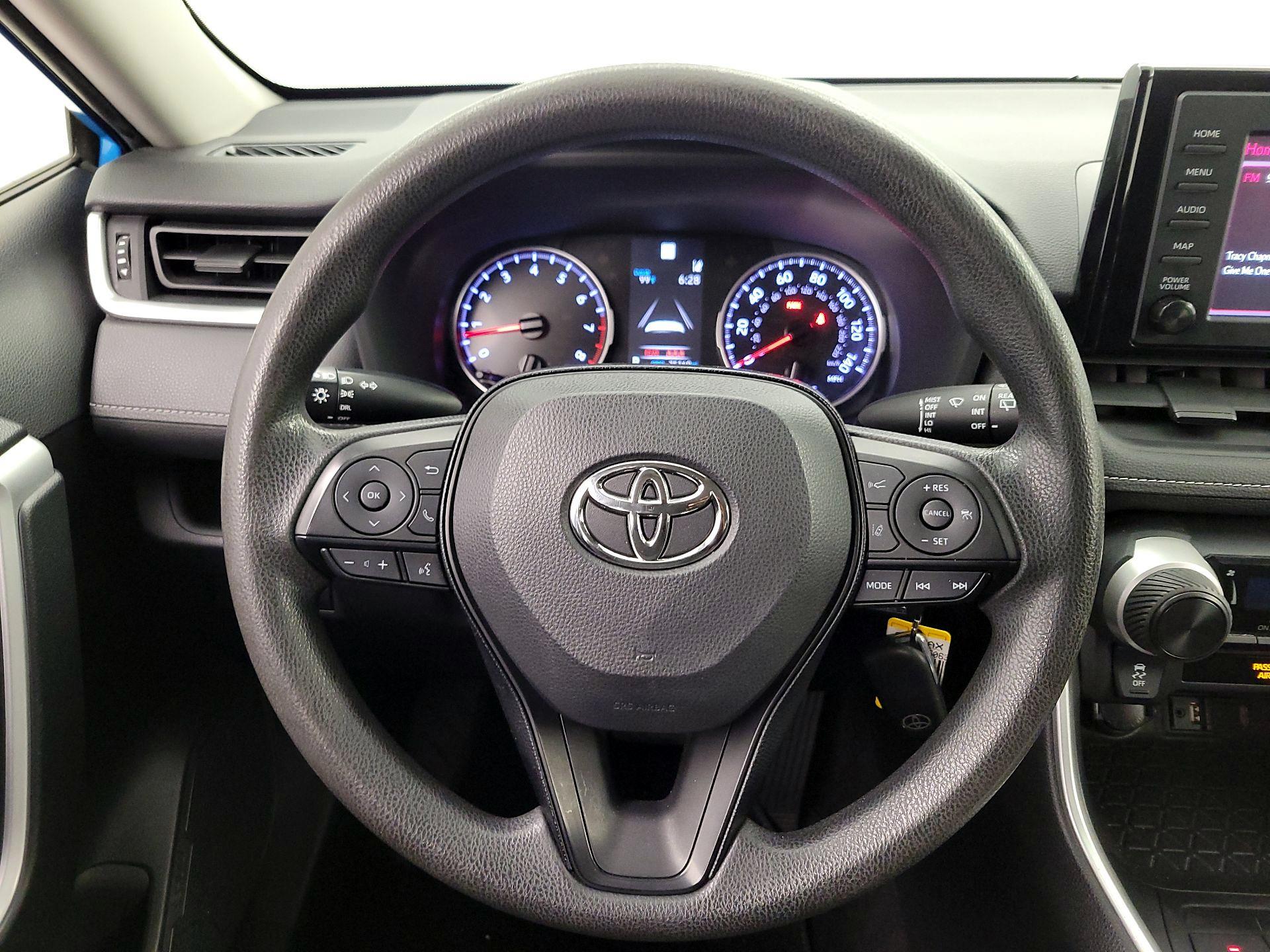Thumbnail: 2019 Toyota RAV4 - 10