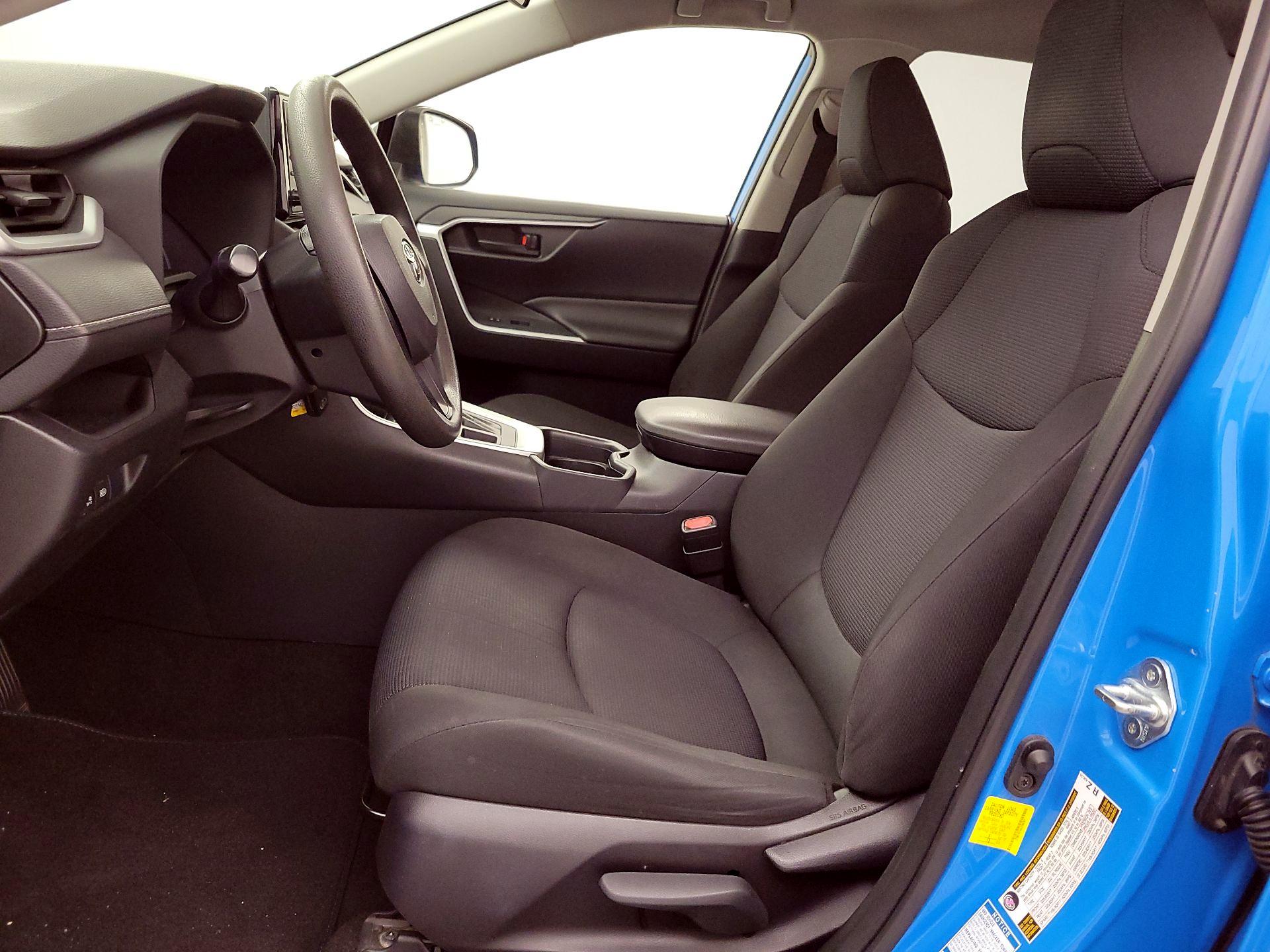 Thumbnail: 2019 Toyota RAV4 - 11