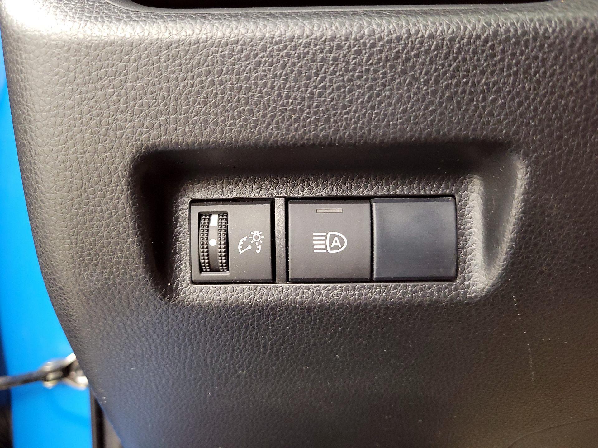 Thumbnail: 2019 Toyota RAV4 - 13