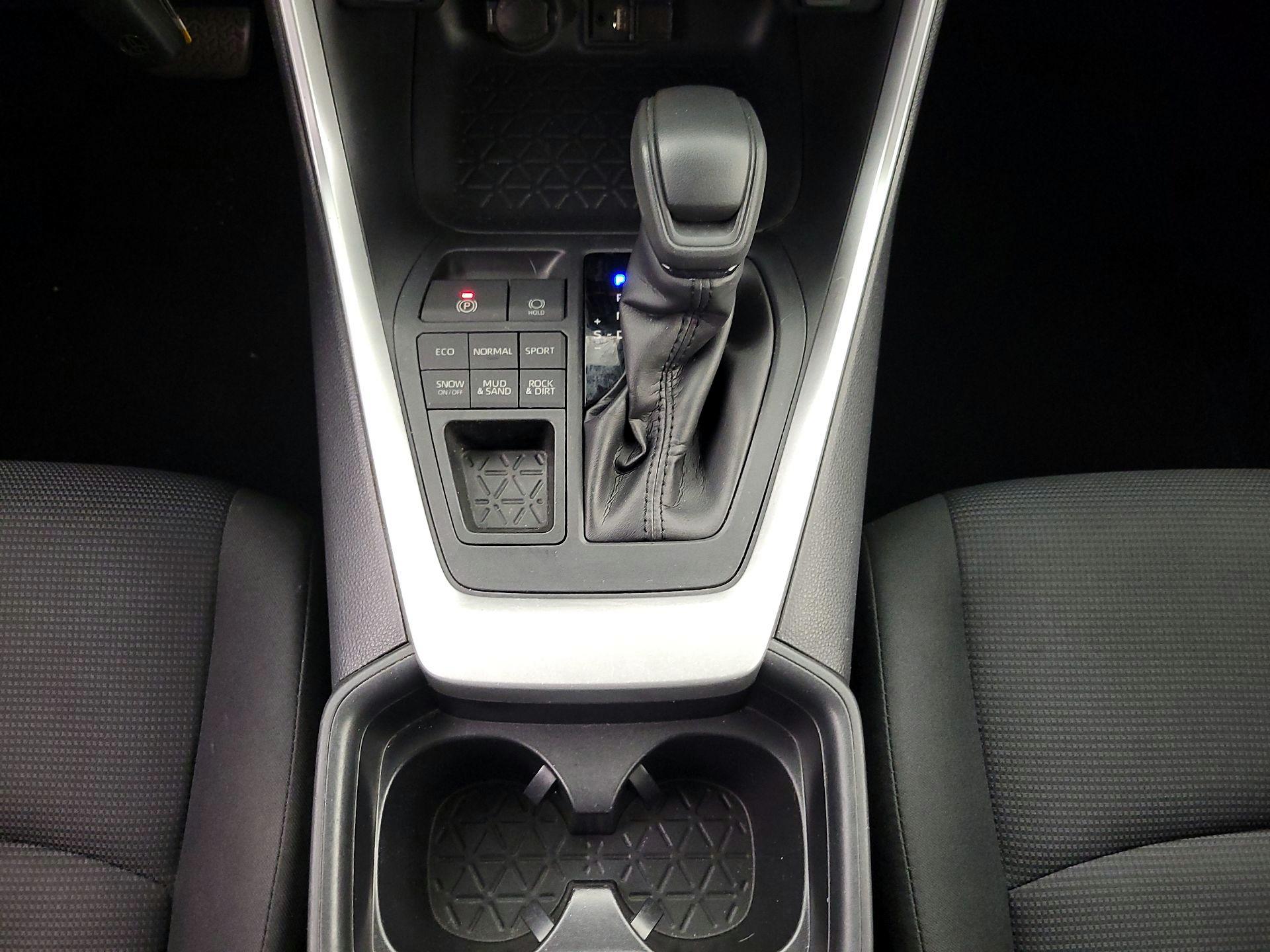 Thumbnail: 2019 Toyota RAV4 - 17