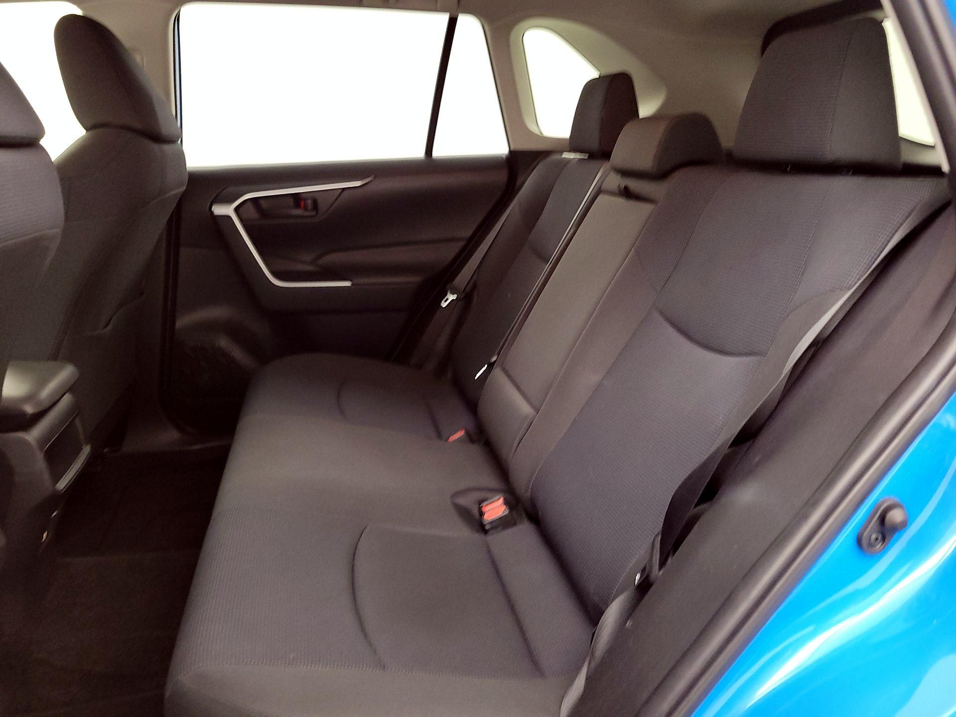 Thumbnail: 2019 Toyota RAV4 - 19