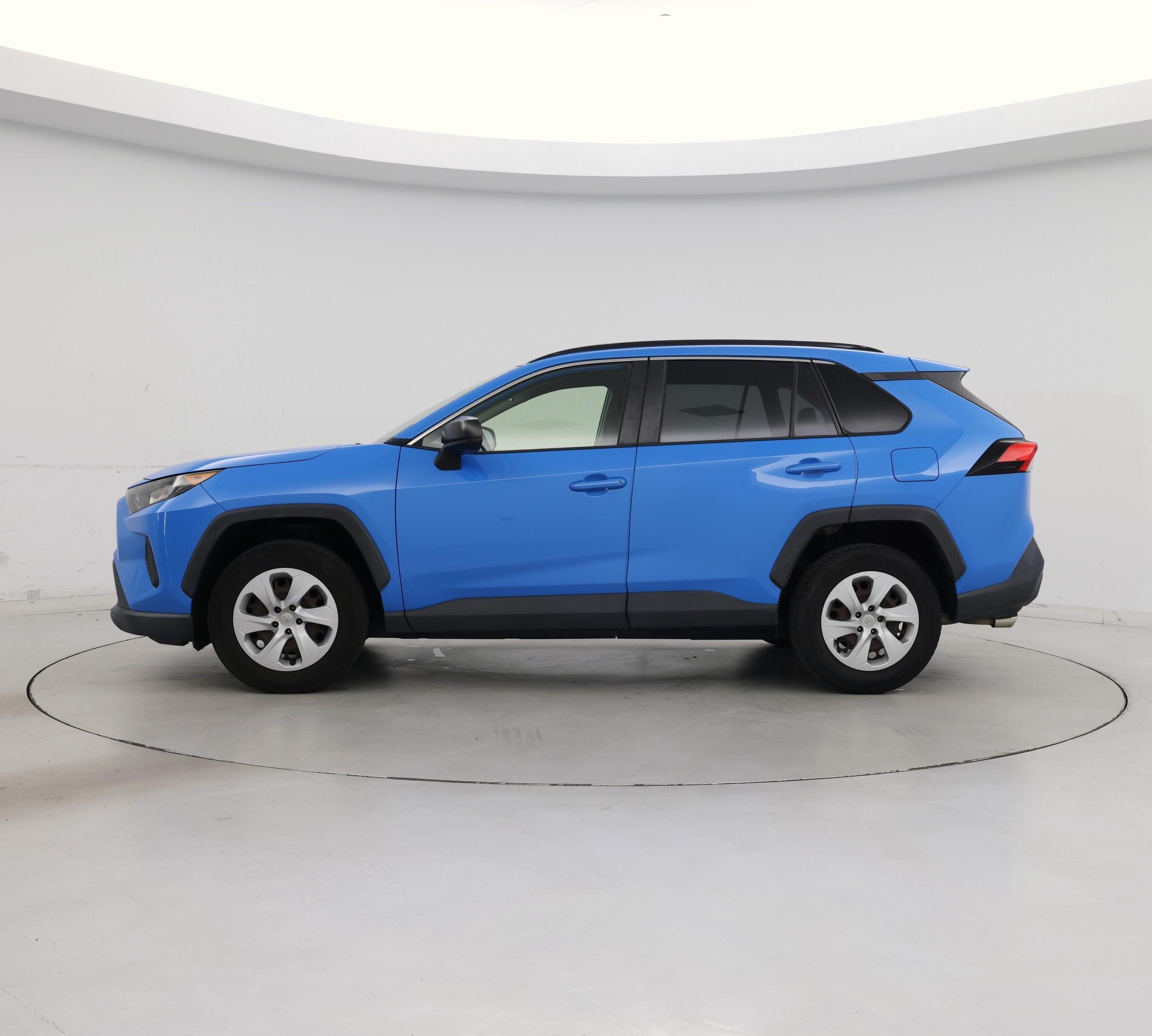 Thumbnail: 2019 Toyota RAV4 - 3