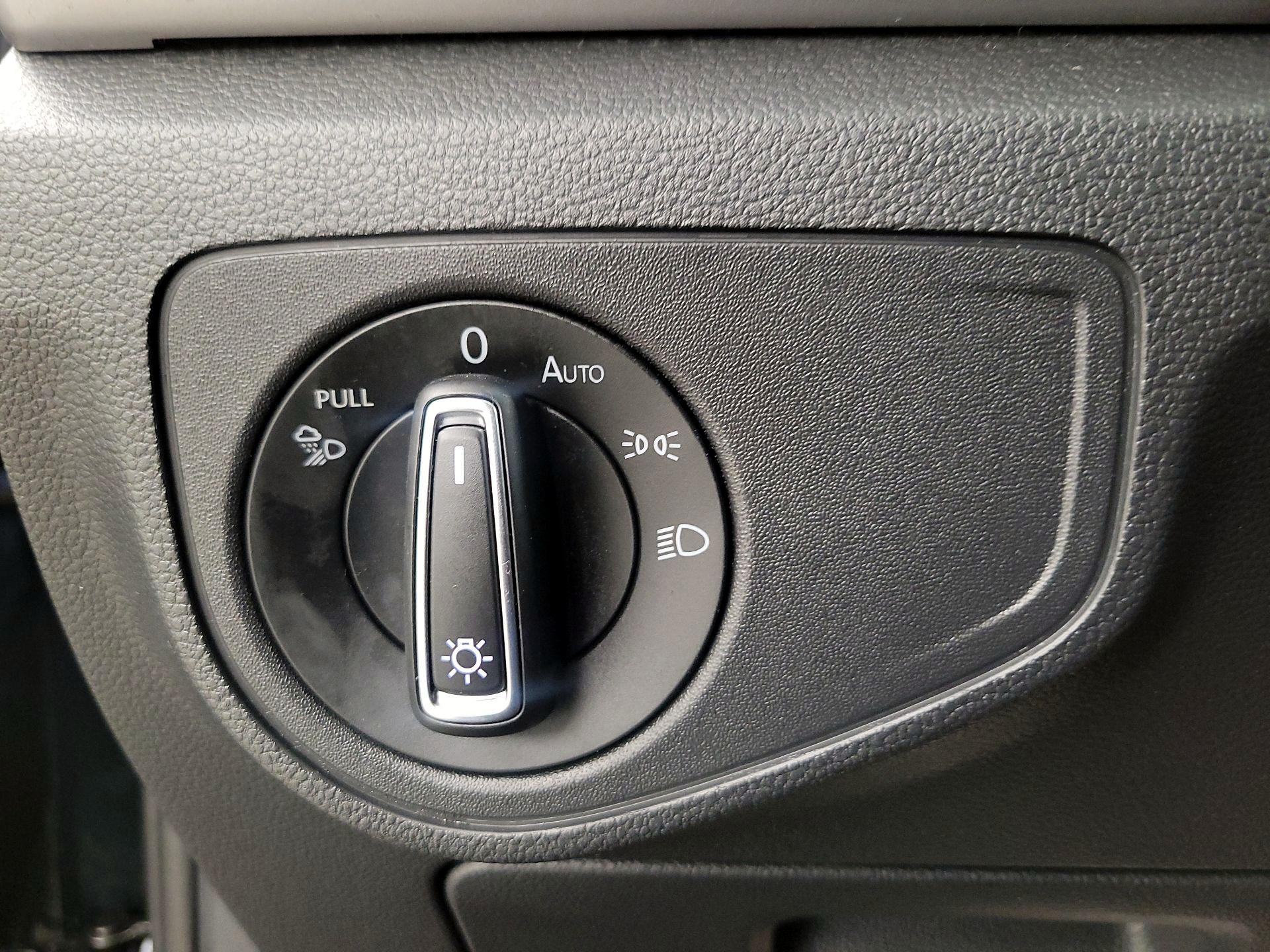 Thumbnail: 2021 Volkswagen Atlas - 13