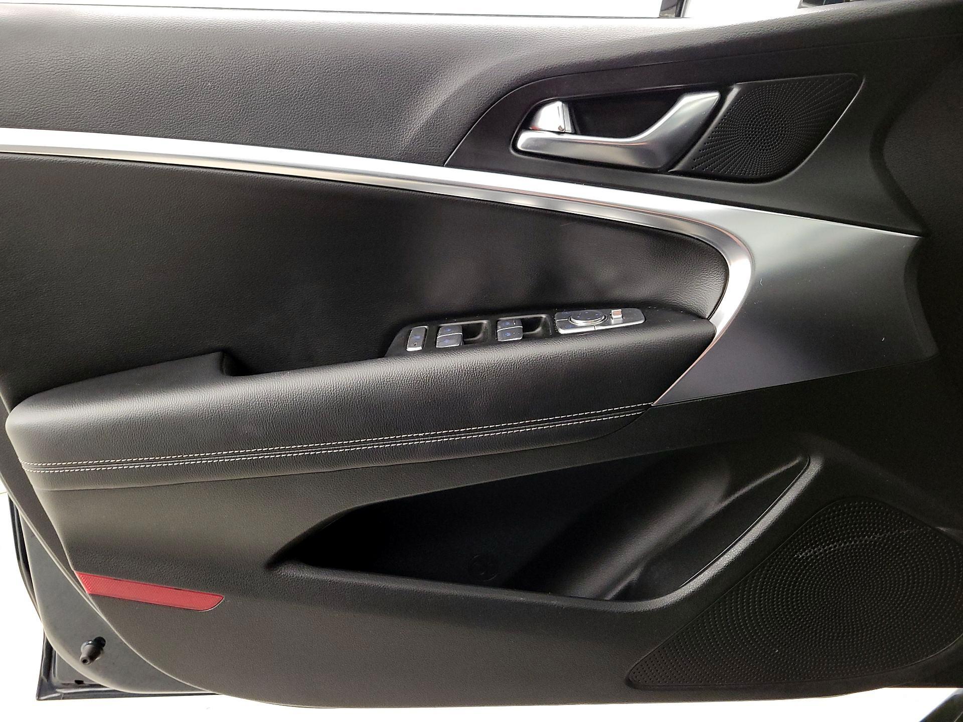Thumbnail: 2025 Genesis G70 - 12