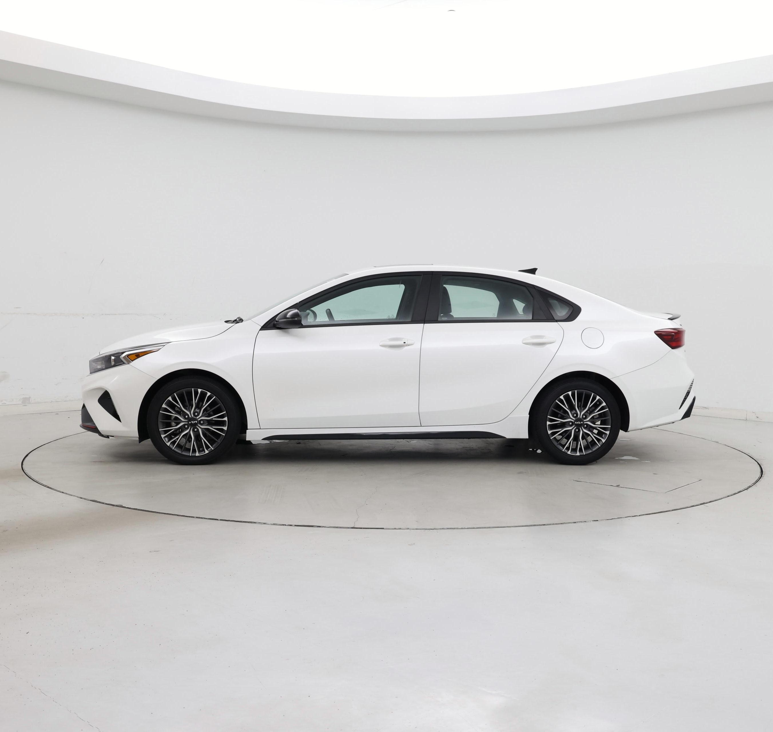 Thumbnail: 2024 Kia Forte - 3