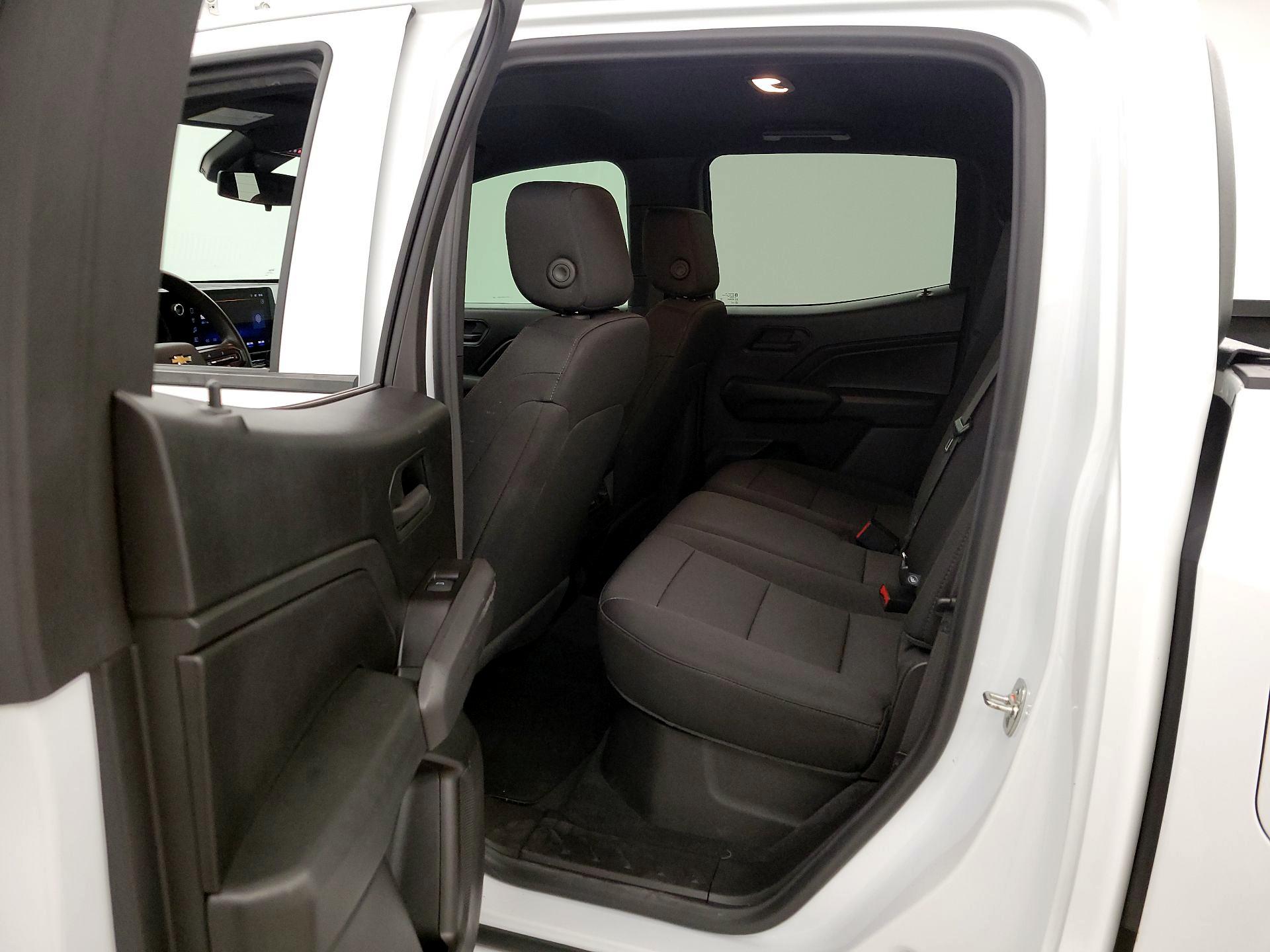Thumbnail: 2024 Chevrolet Colorado - 18
