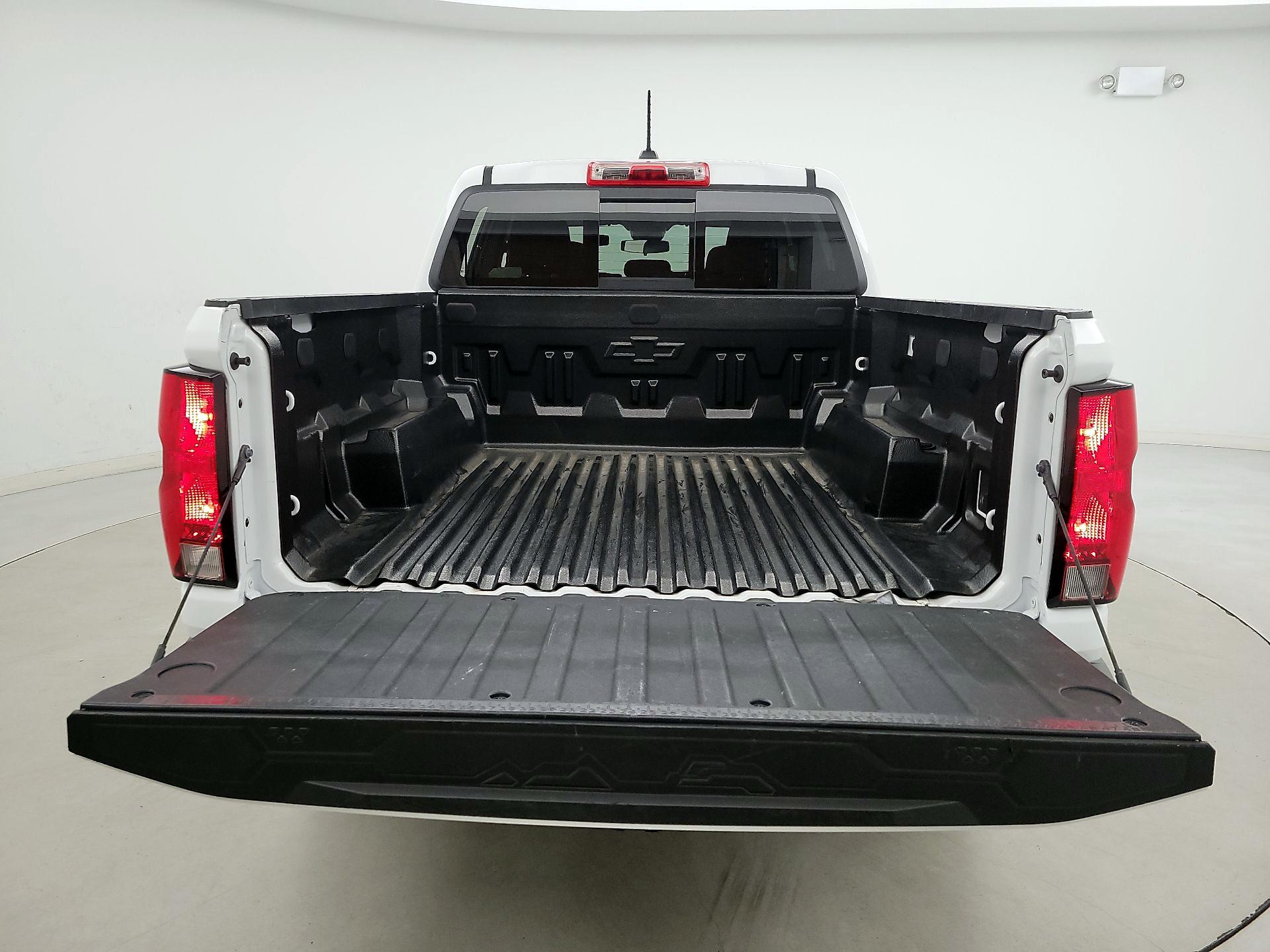 Thumbnail: 2024 Chevrolet Colorado - 19