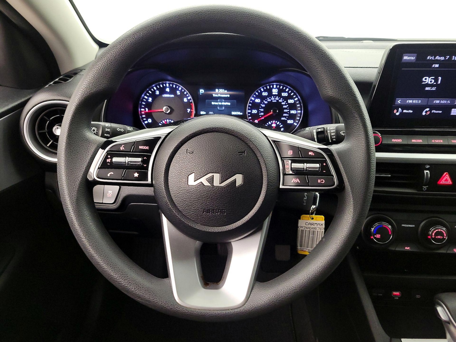 2024 Kia Forte LXS - Photo 11