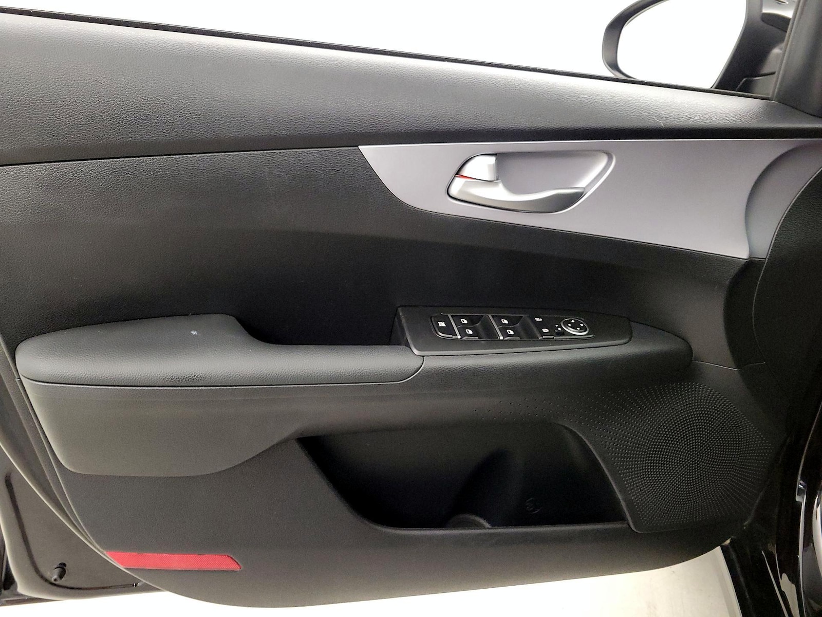 2024 Kia Forte LXS - Photo 13