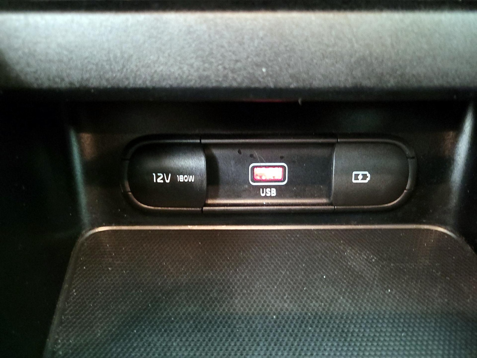 2024 Kia Forte LXS - Photo 19