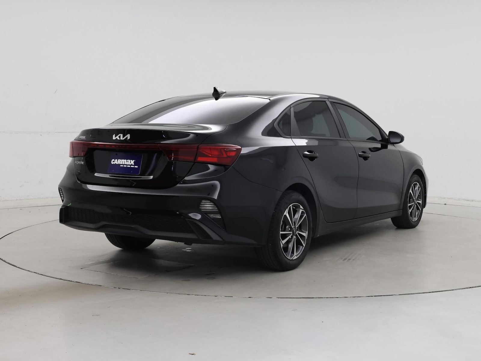 2024 Kia Forte LXS - Photo 9