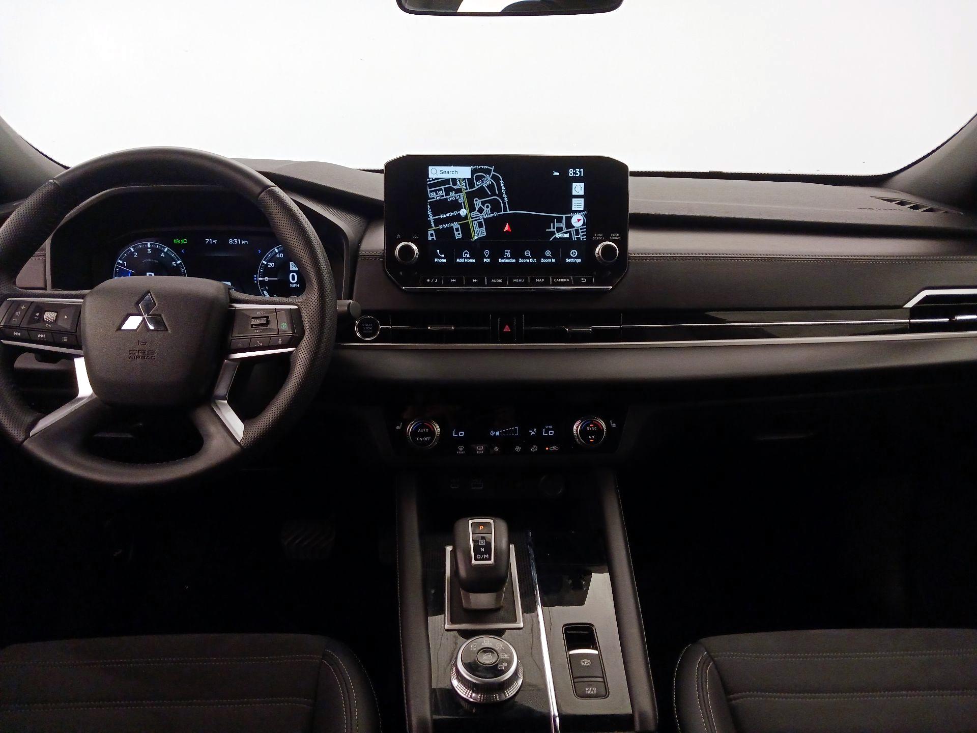 Thumbnail: 2024 Mitsubishi Outlander - 9