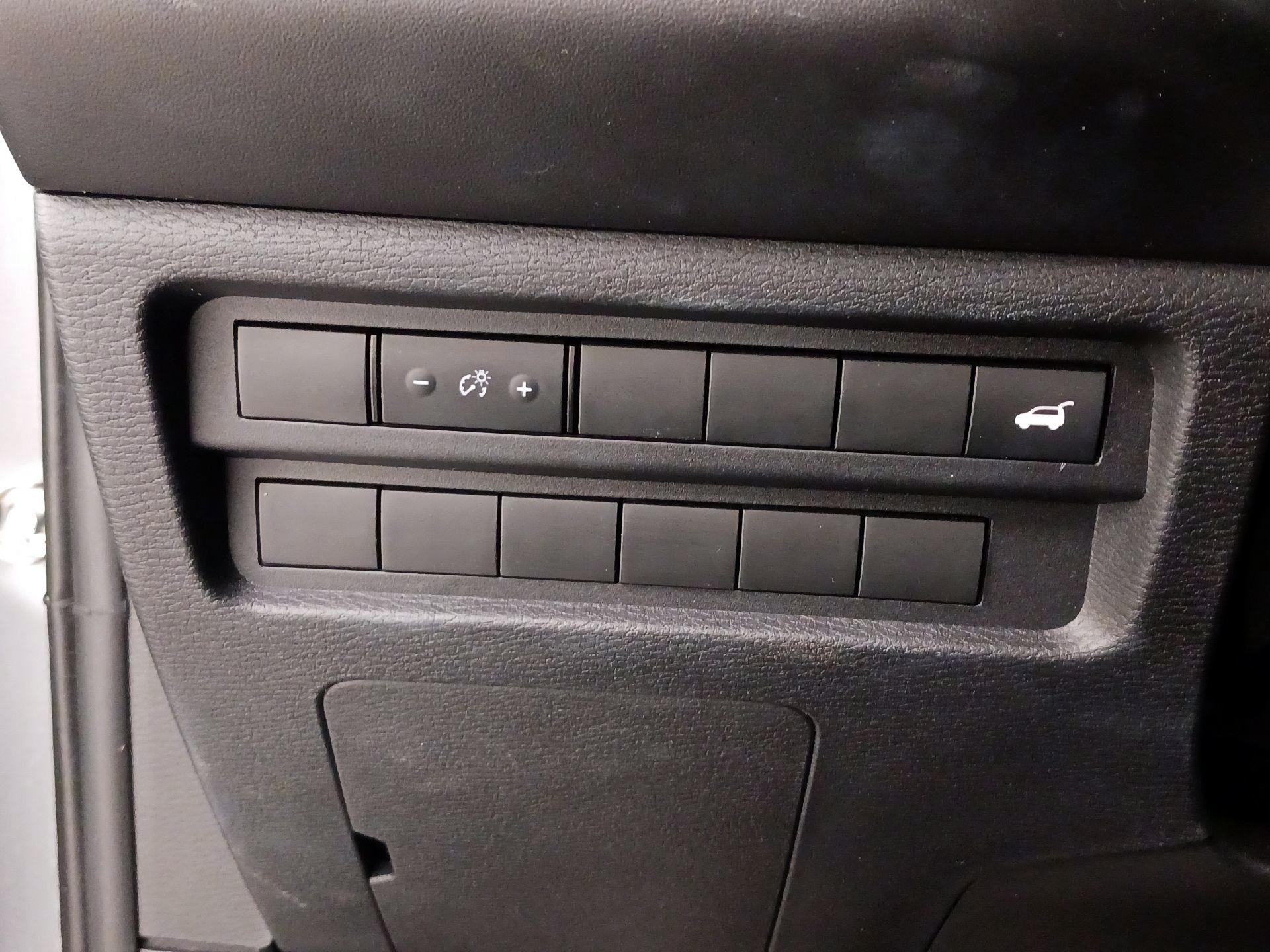 Thumbnail: 2024 Mitsubishi Outlander - 13