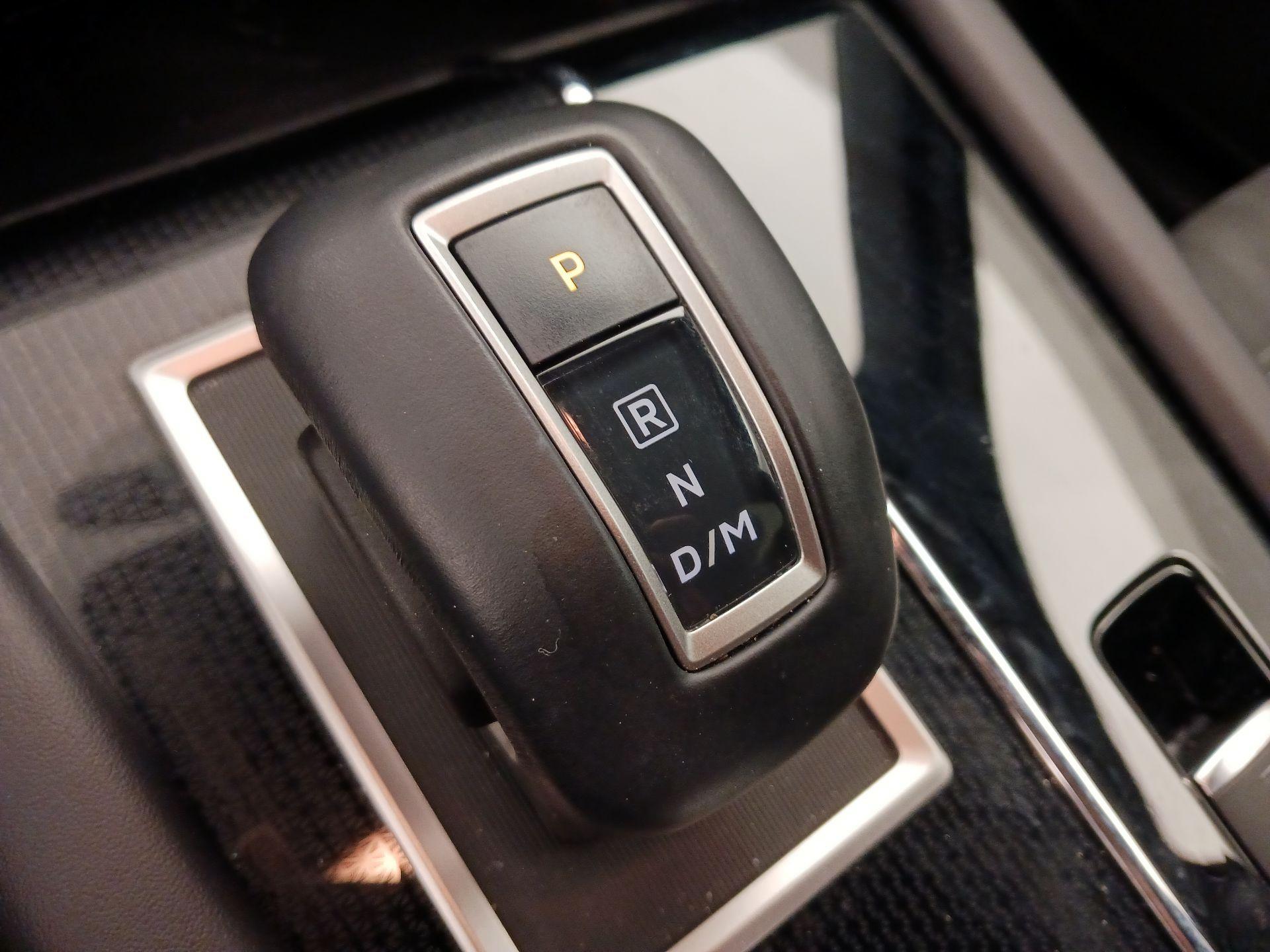 Thumbnail: 2024 Mitsubishi Outlander - 18