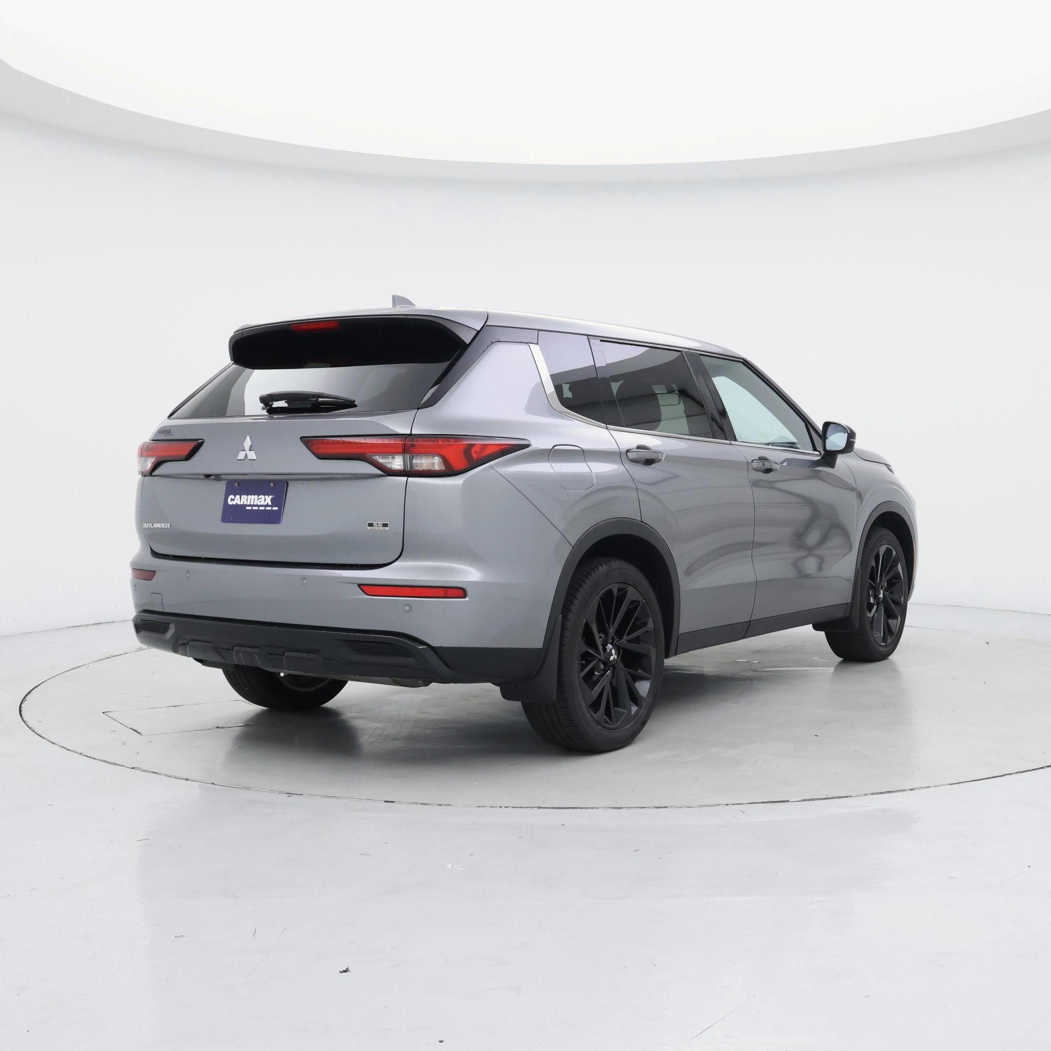 Thumbnail: 2024 Mitsubishi Outlander - 8