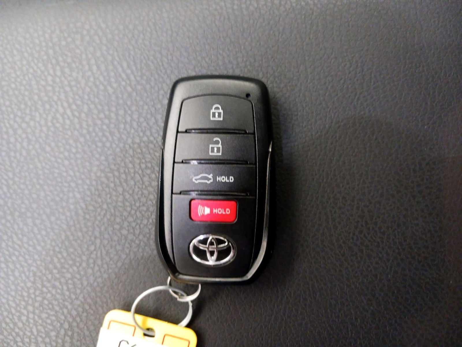 2025 Toyota Camry LE - Photo 23